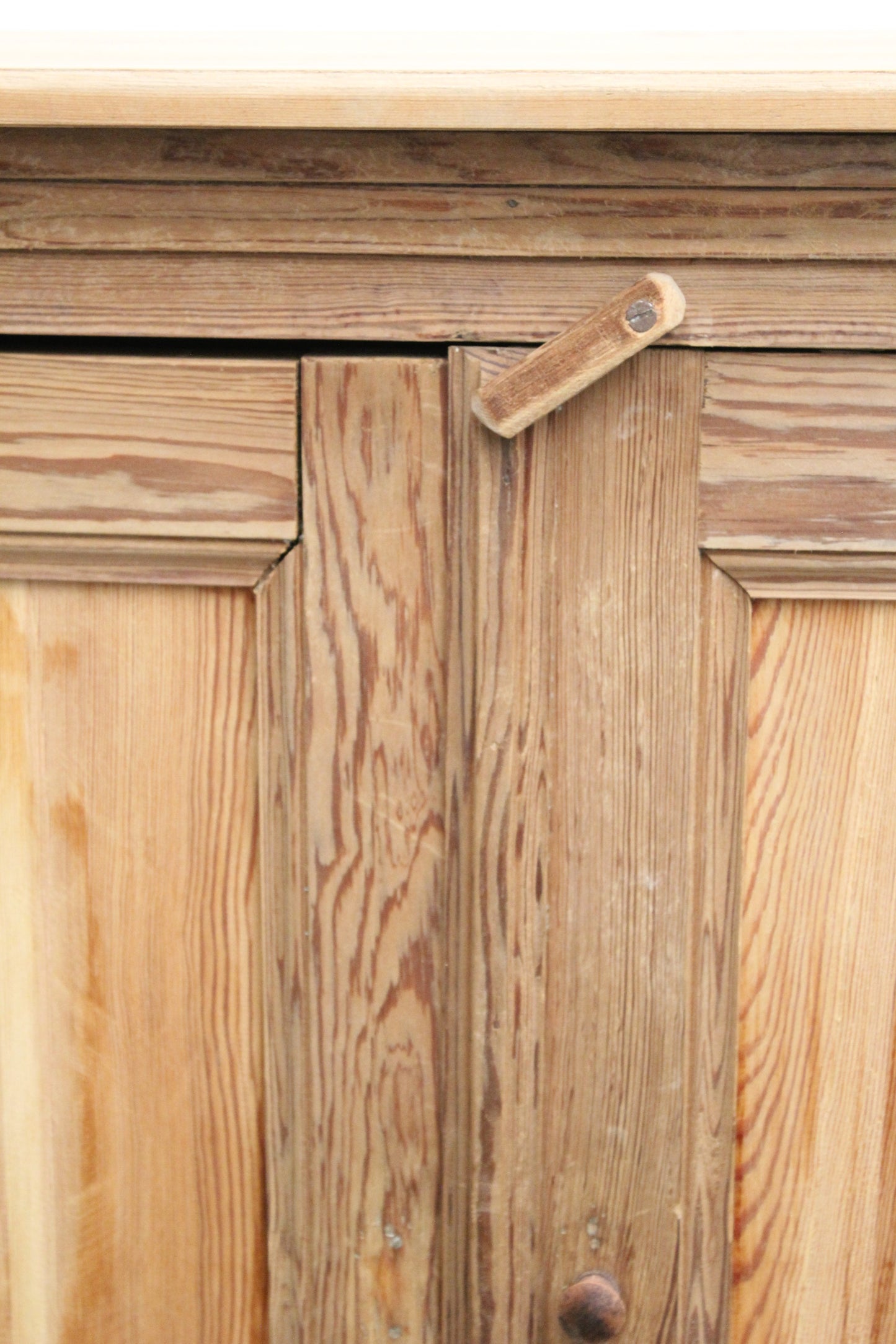 #1121 cabinet