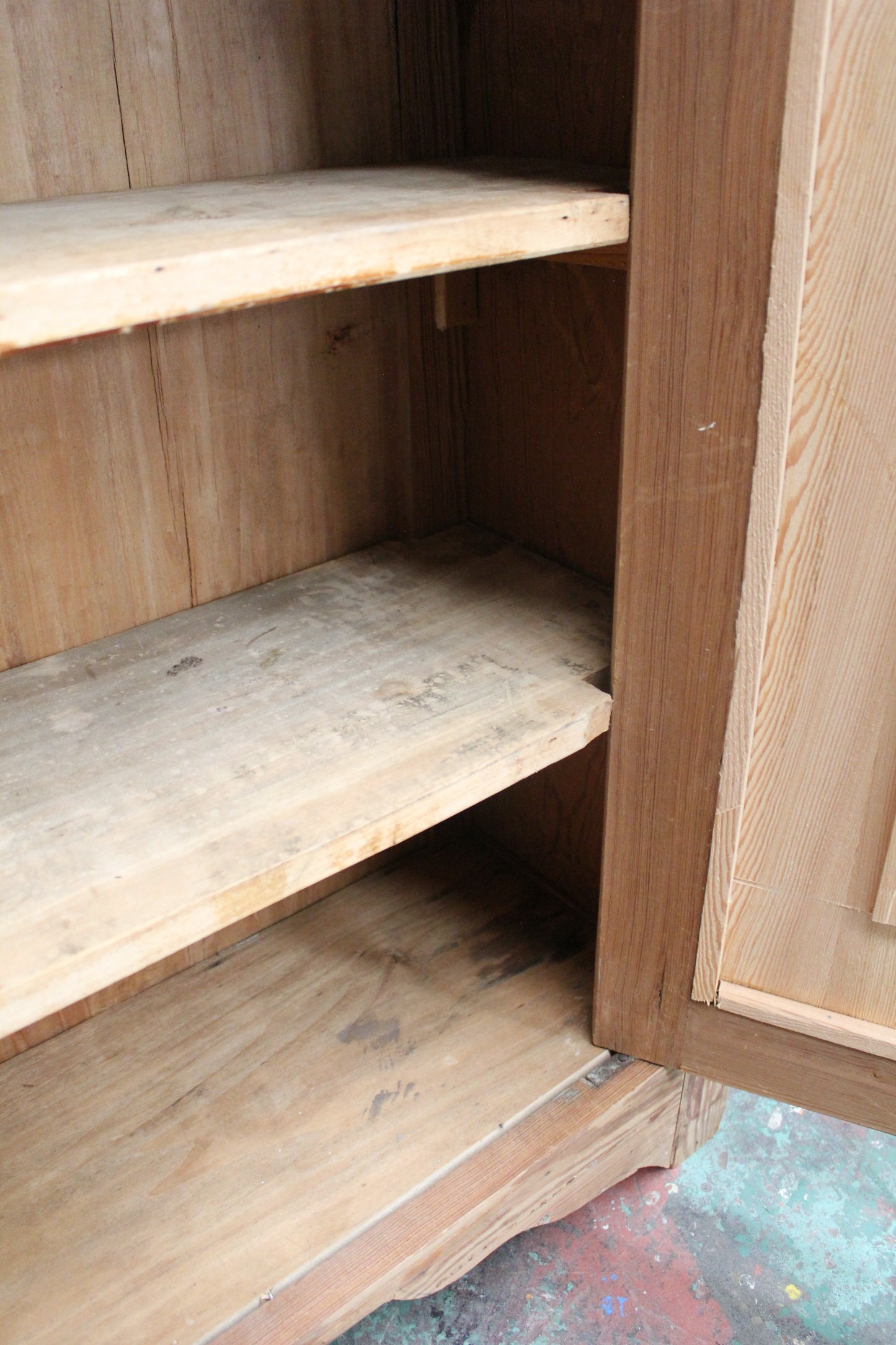 #1121 cabinet