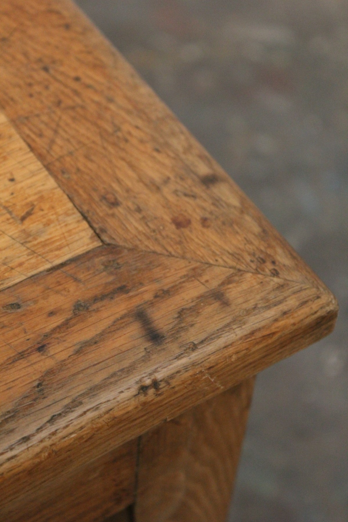 #1590 table