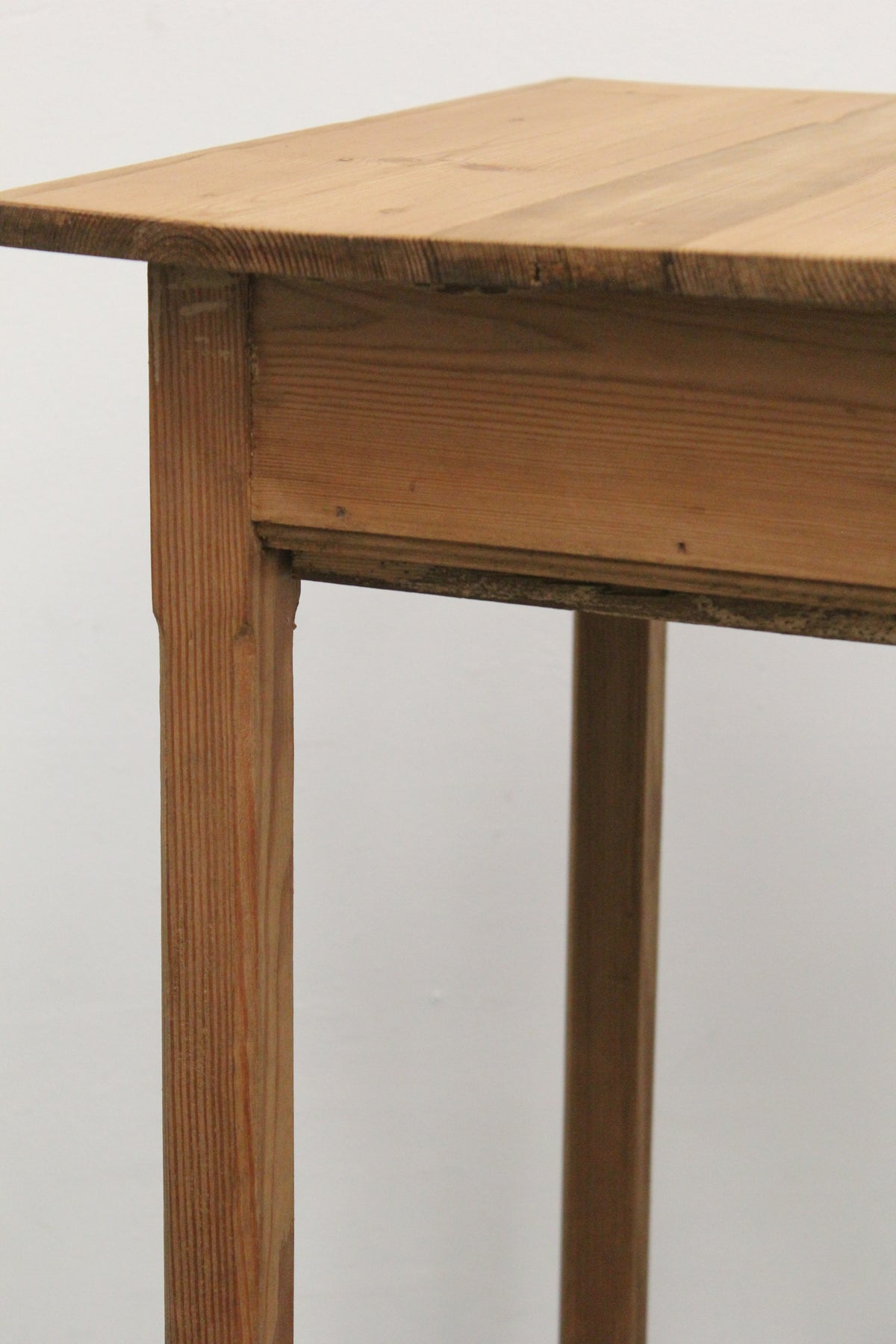 #1132 table