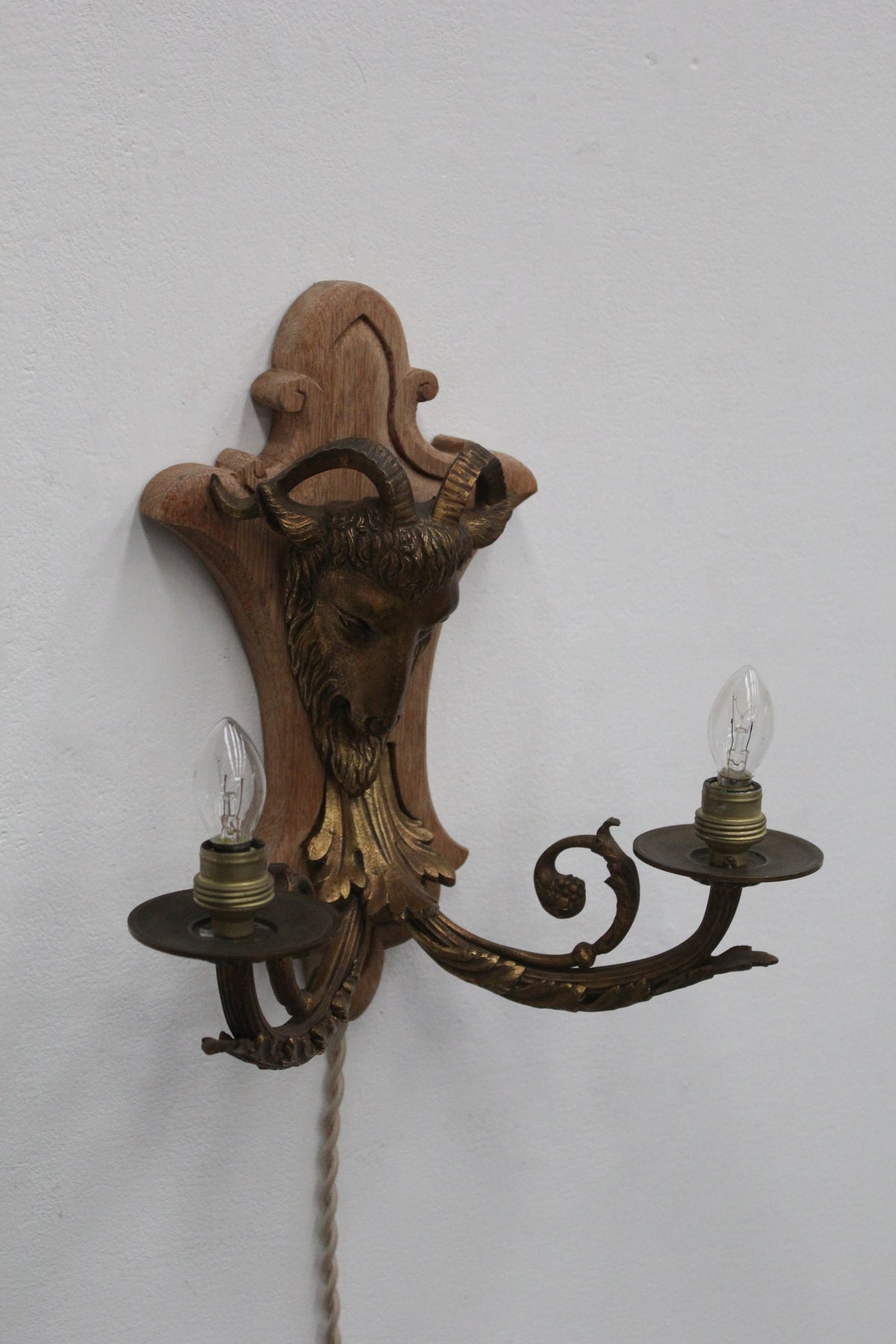 #1062 lamp