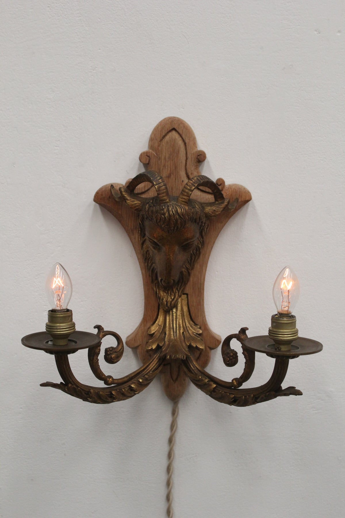 #1062 lamp
