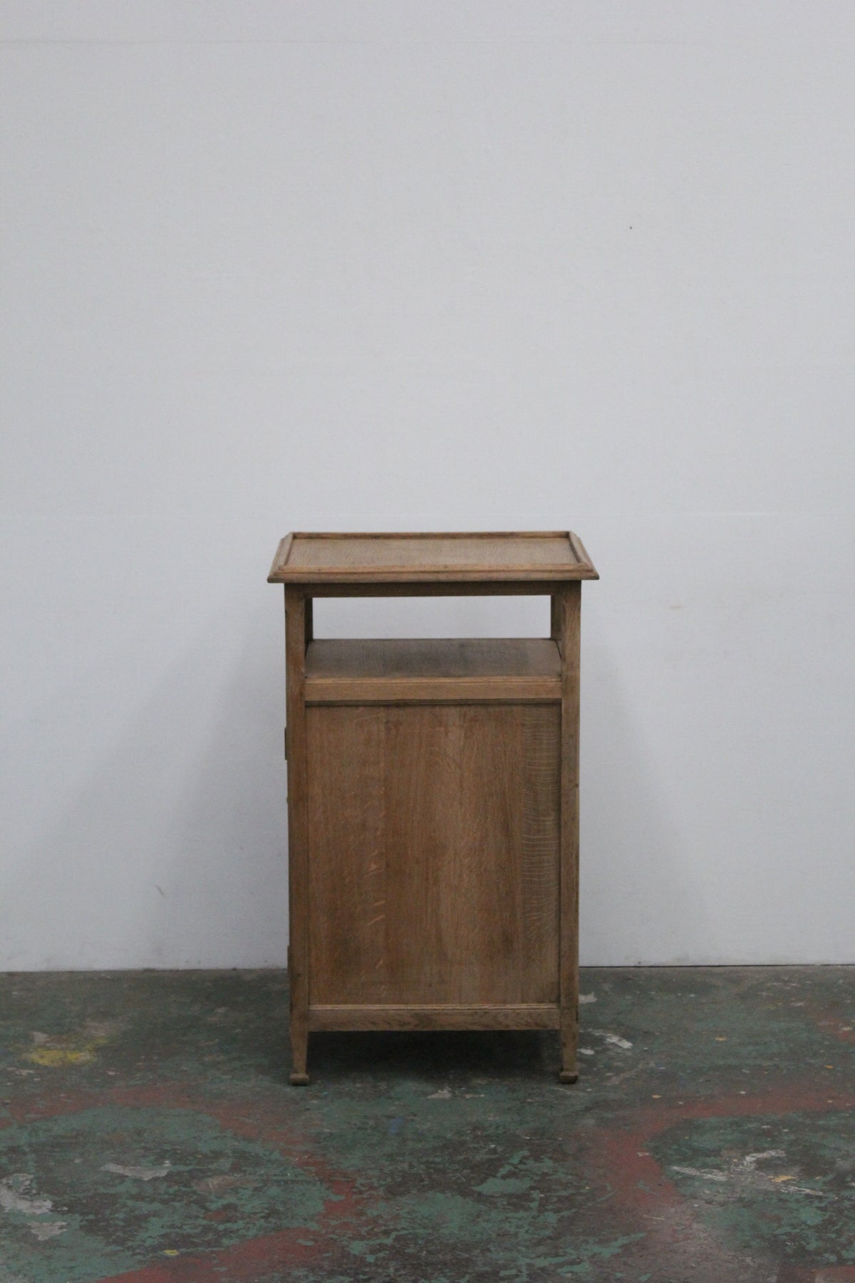 #1052 cabinet