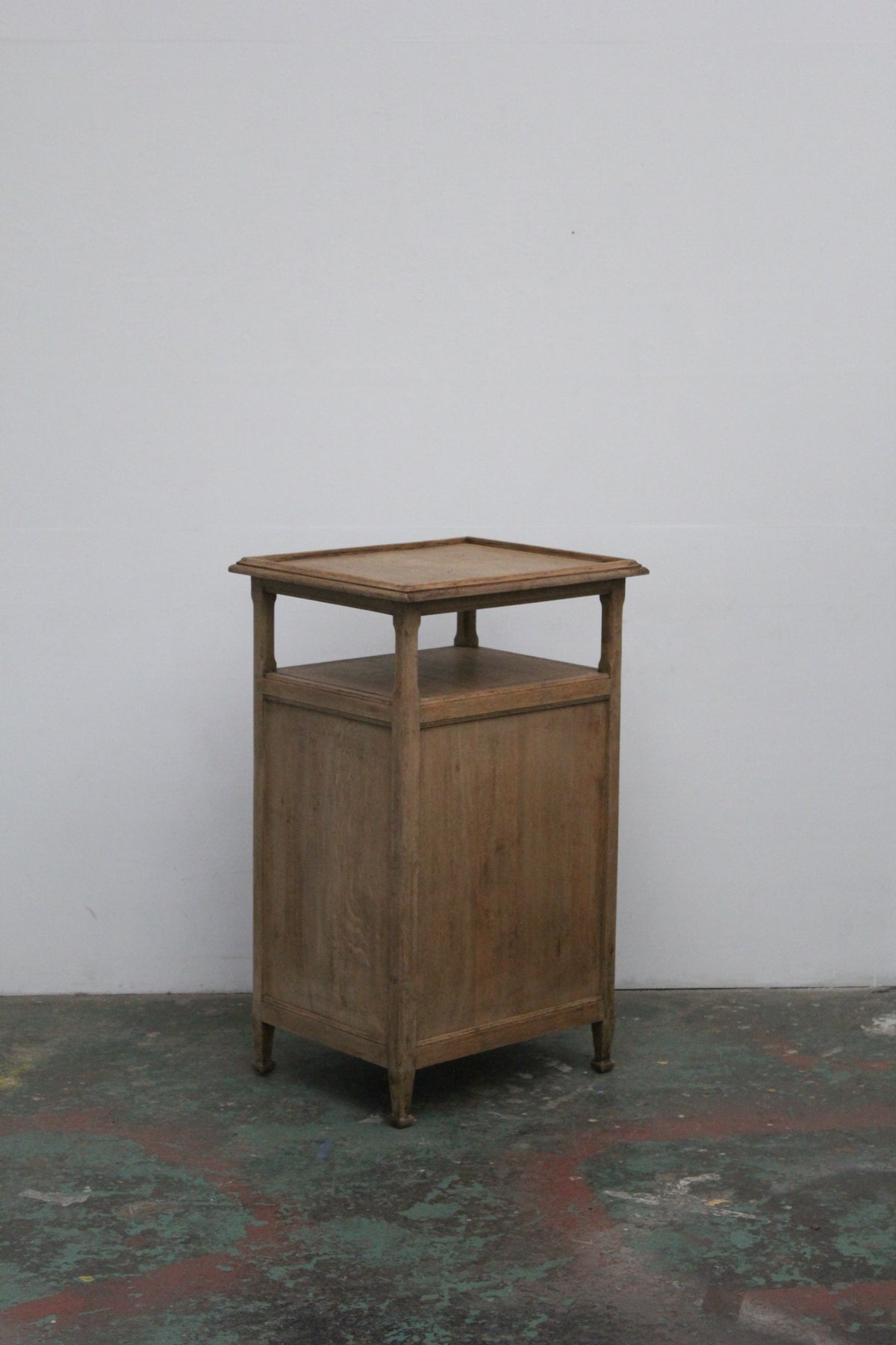 #1052 cabinet