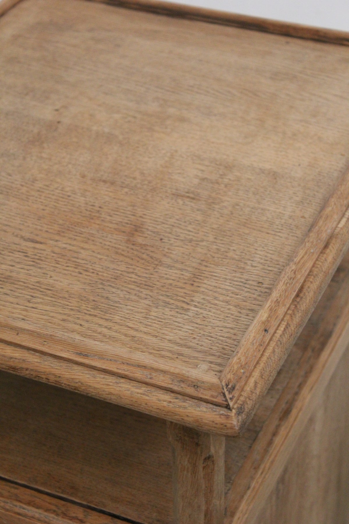 #1052 cabinet