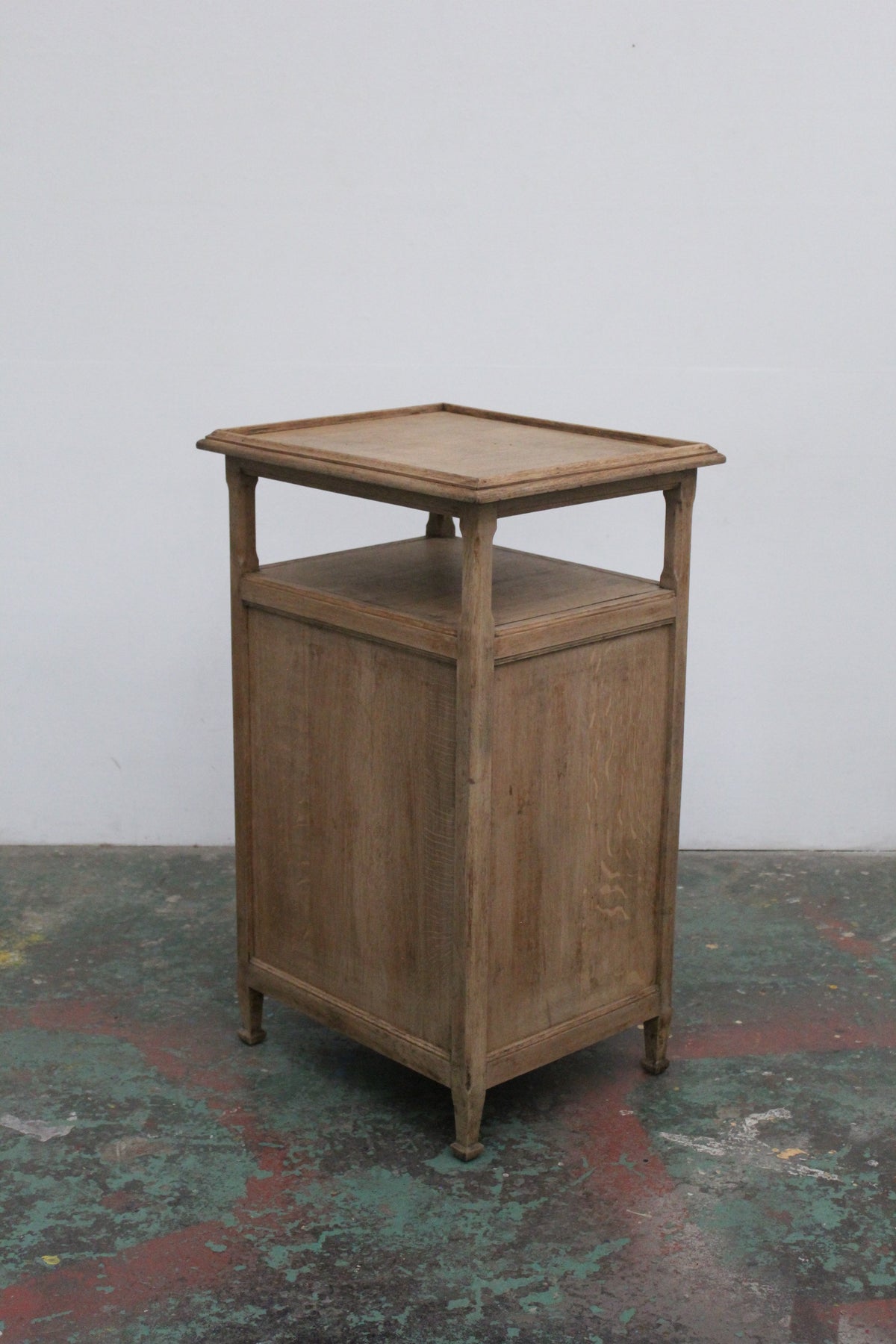 #1052 cabinet