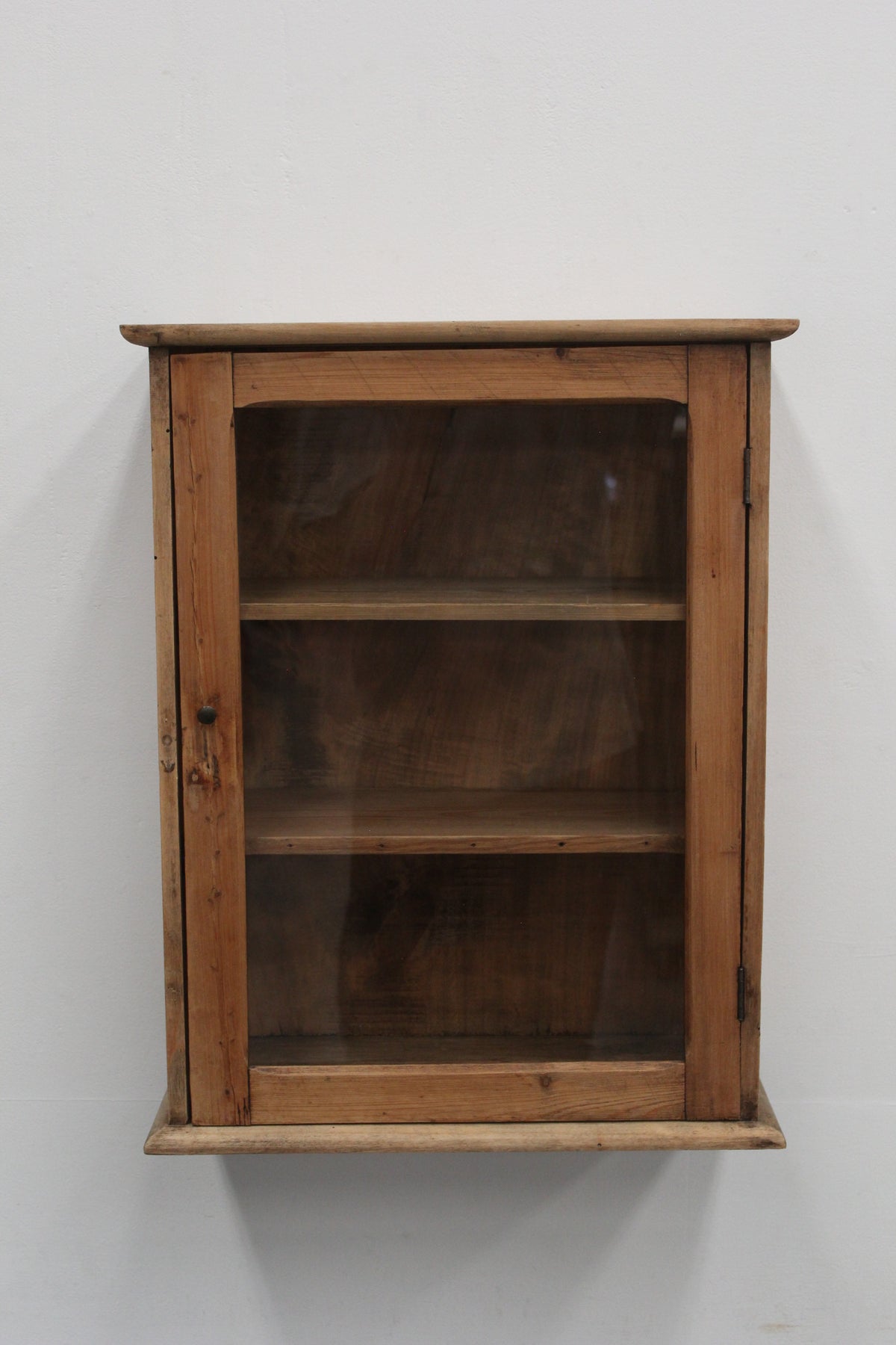 #1064 glass cabinet