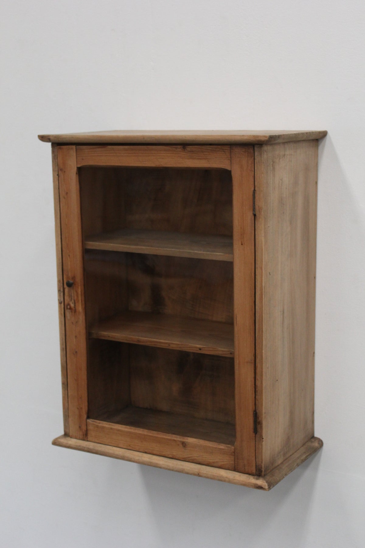 #1064 glass cabinet