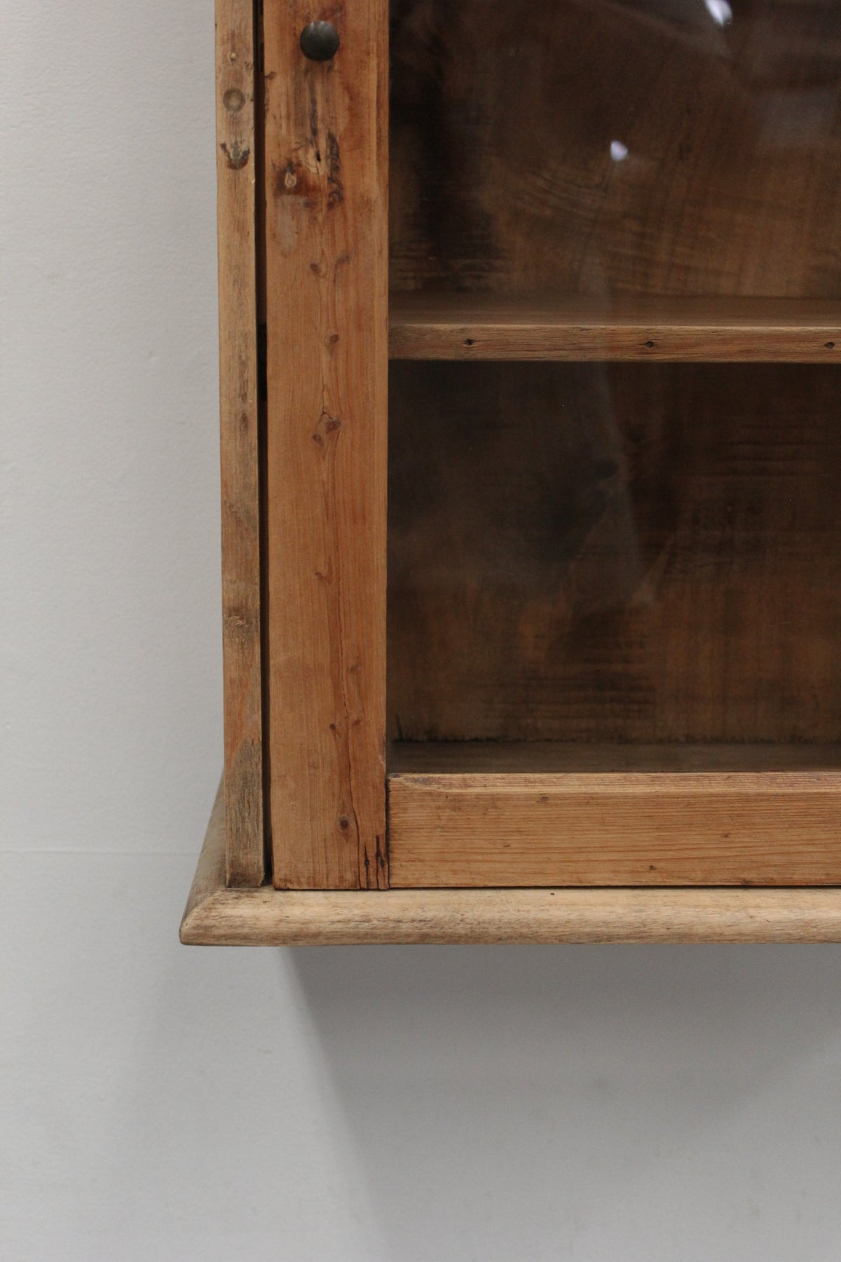 #1064 glass cabinet