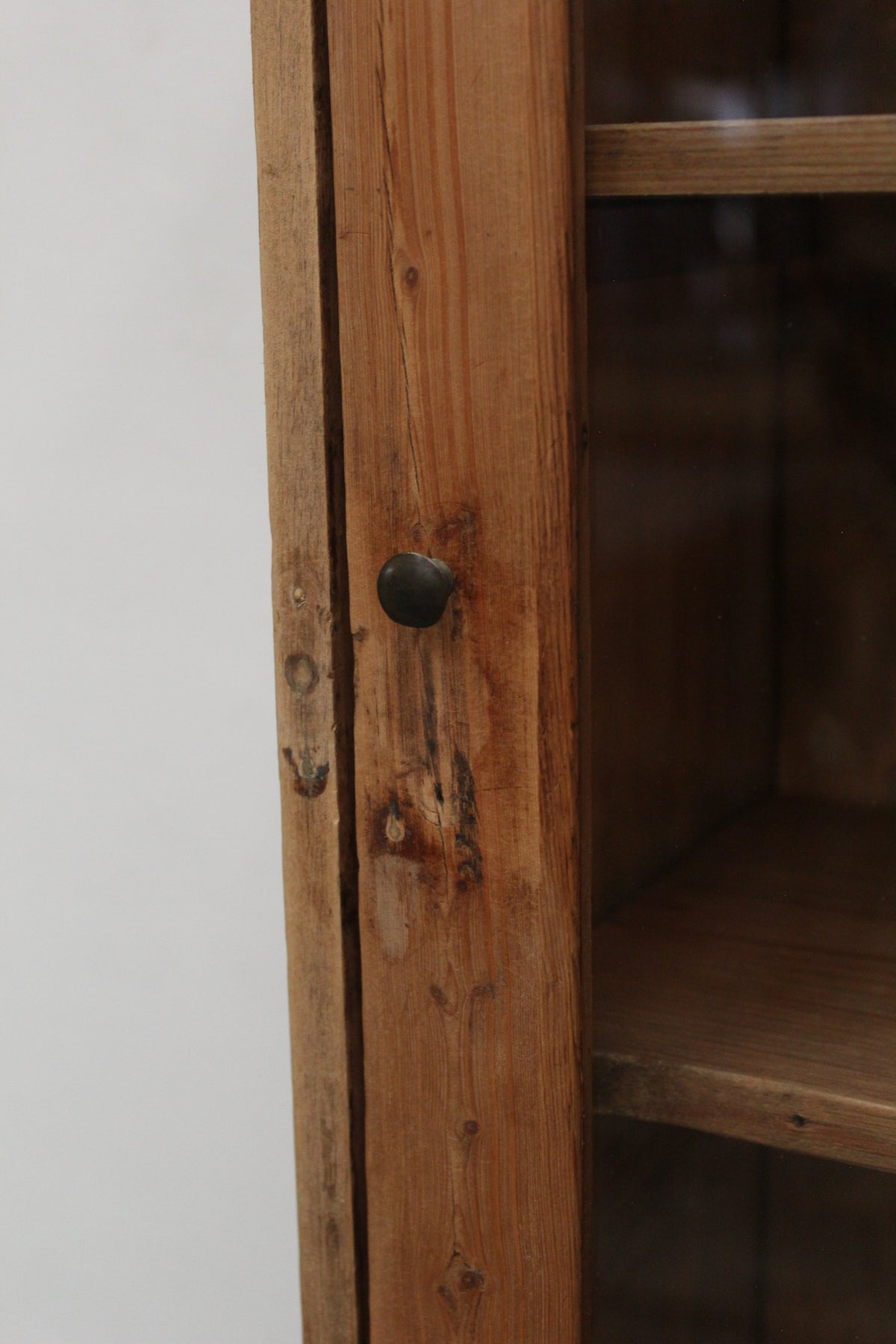 #1064 glass cabinet