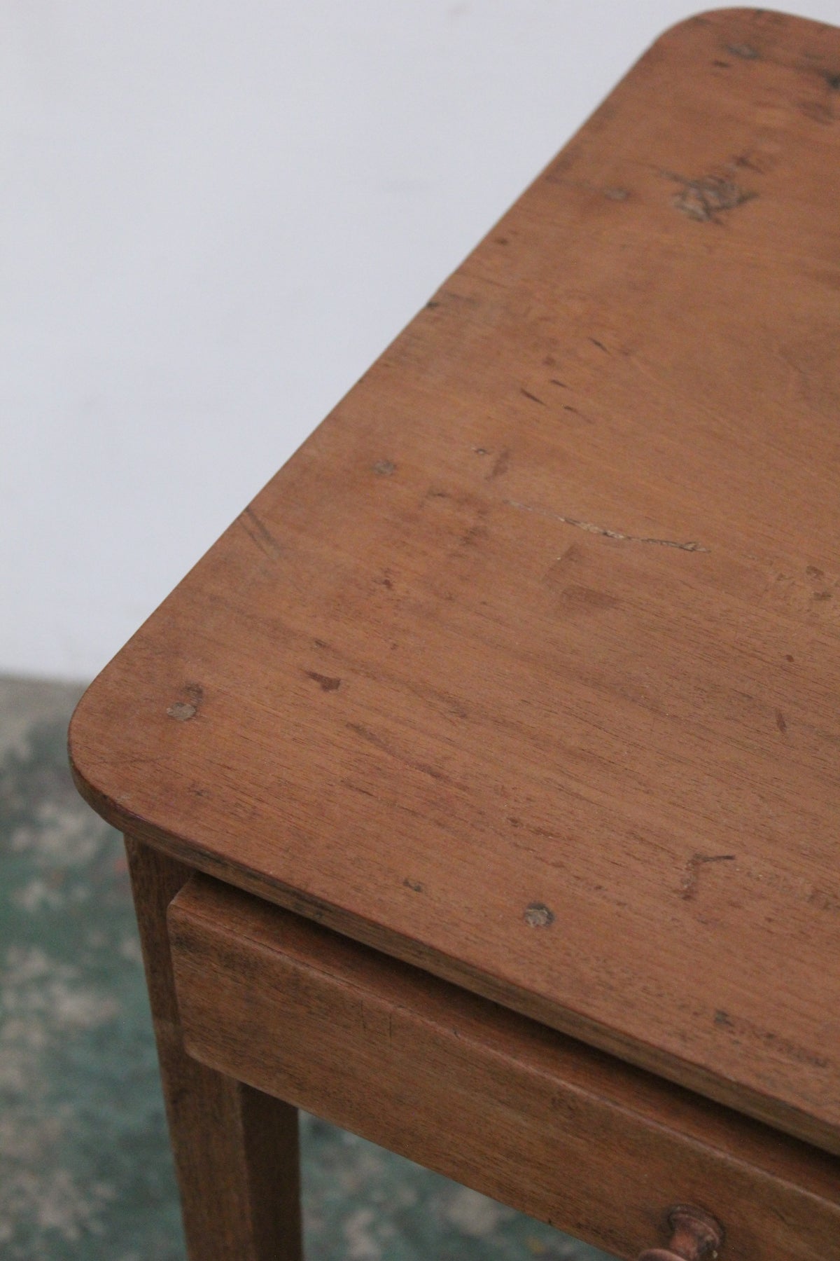 #0880 writing table