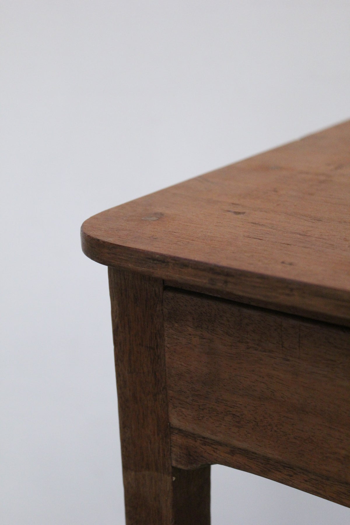 #0880 writing table