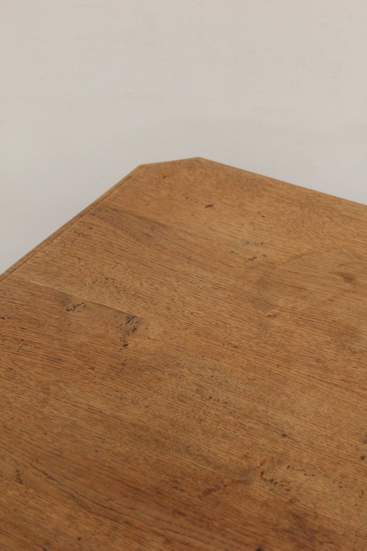#1607 table