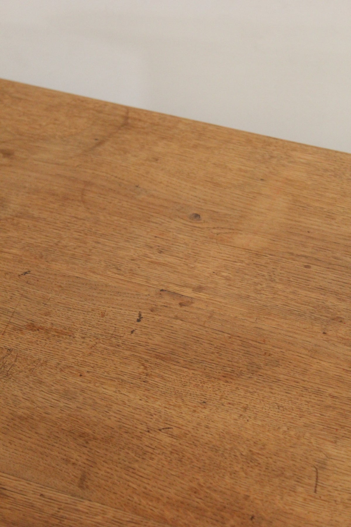 #1607 table