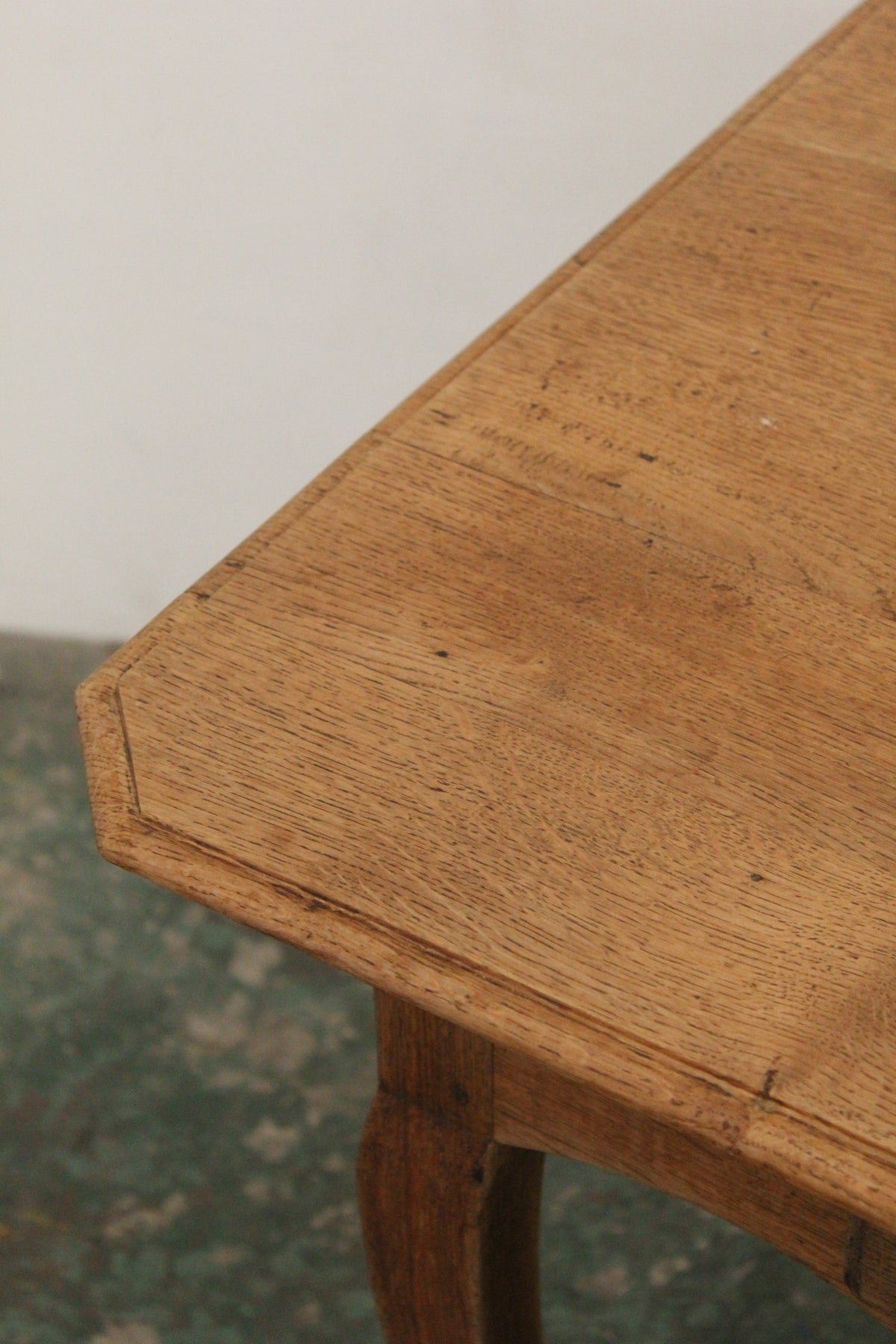 #1607 table