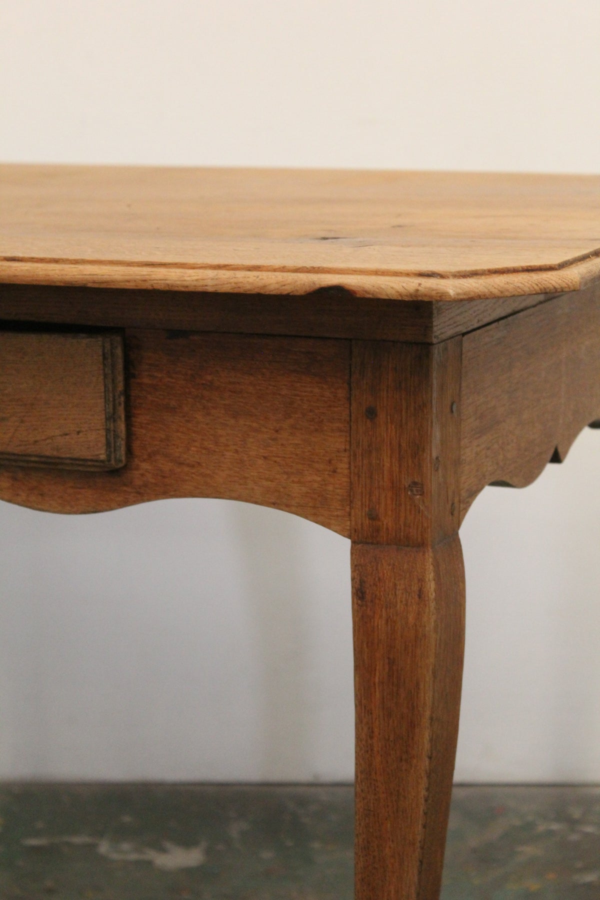 #1607 table