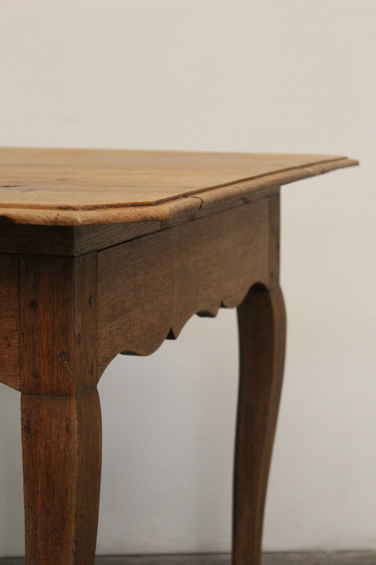 #1607 table