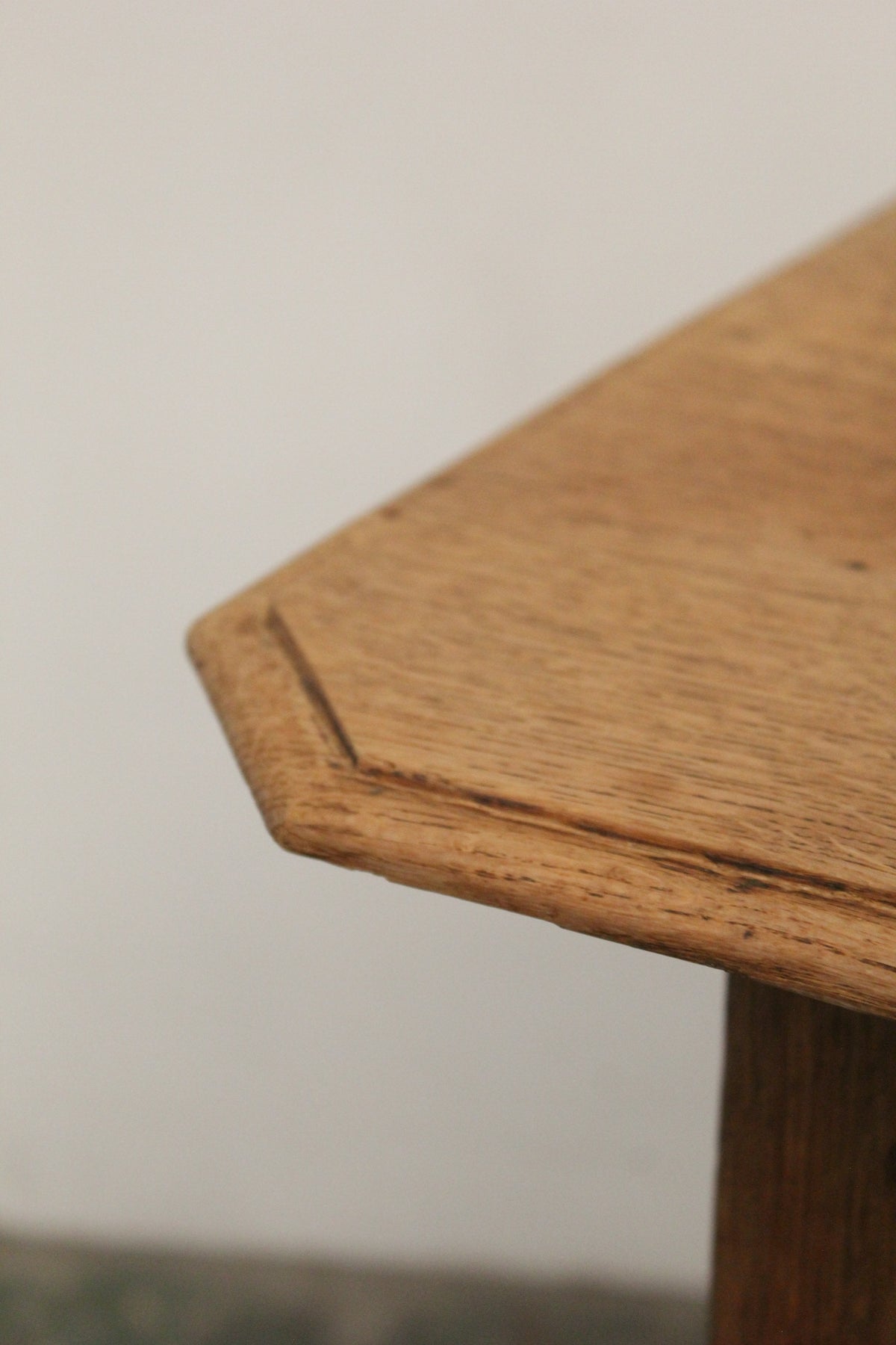 #1607 table