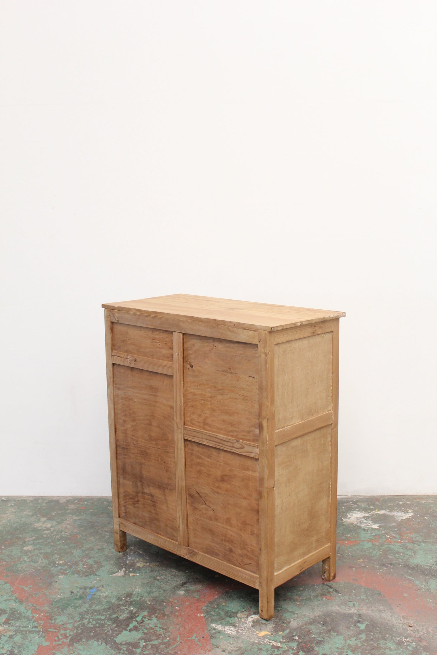 #1136 cabinet