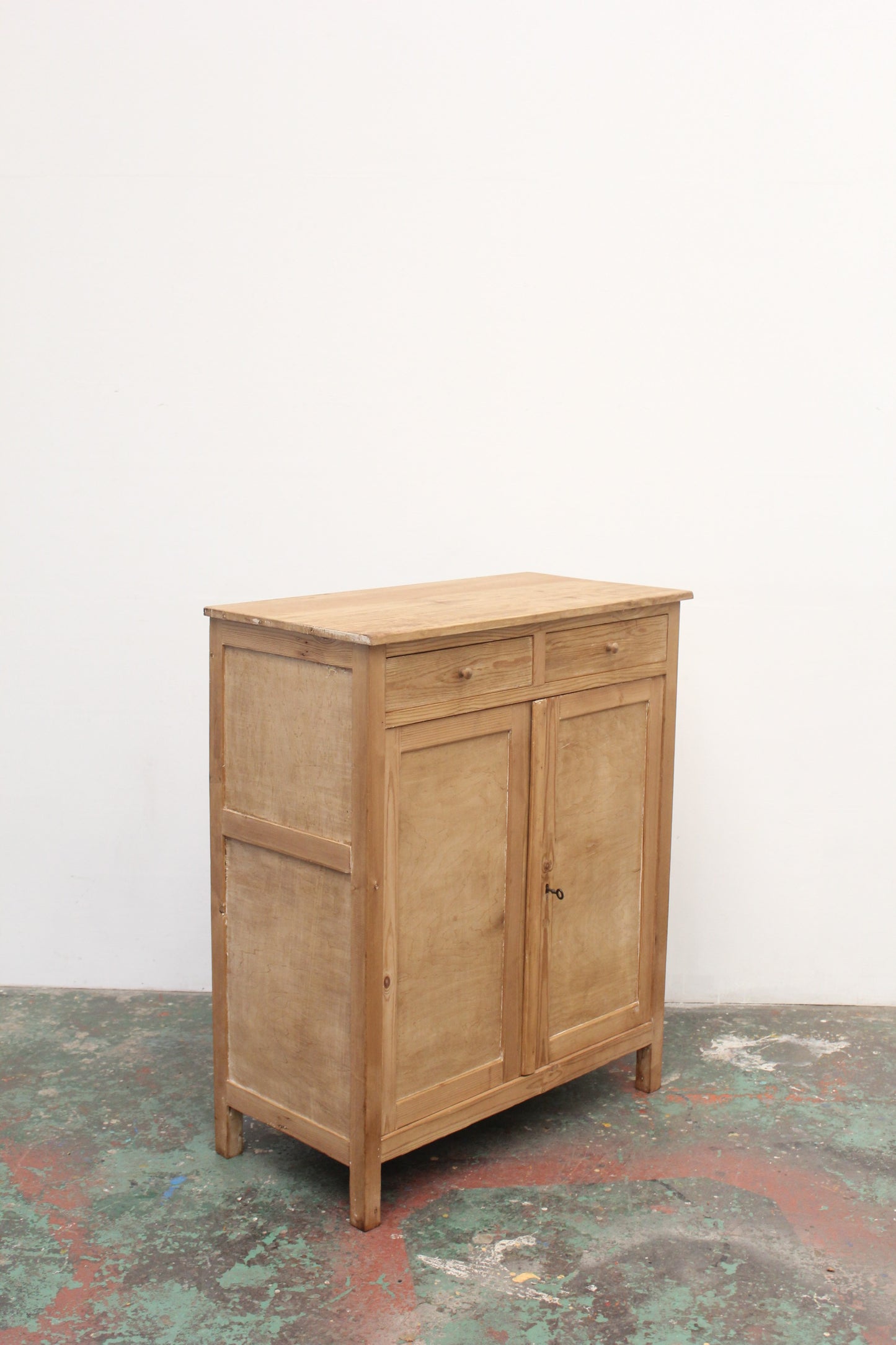 #1136 cabinet
