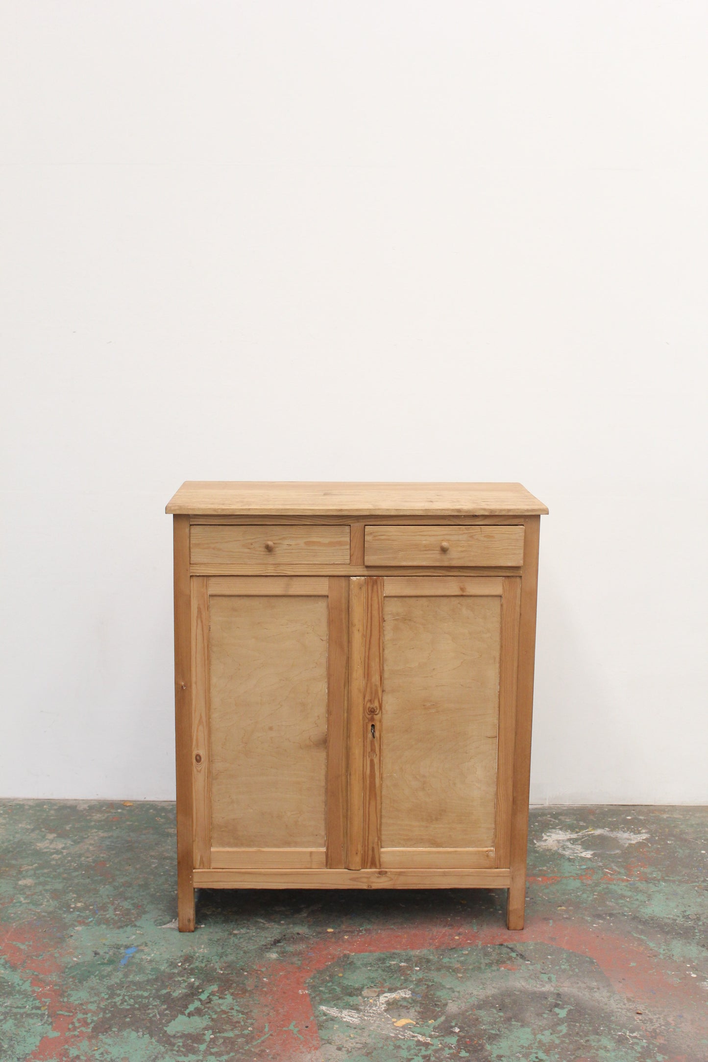 #1136 cabinet