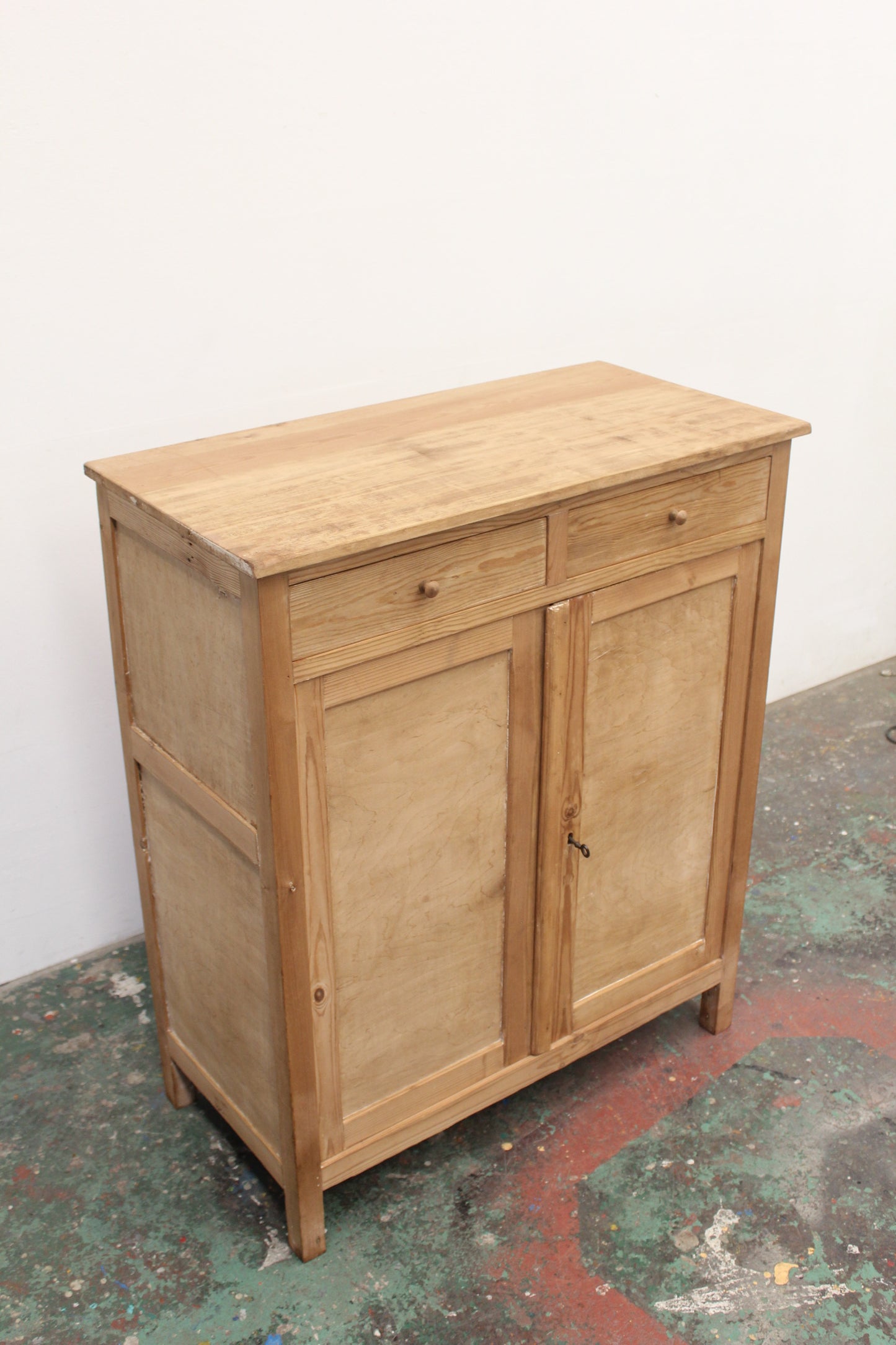 #1136 cabinet