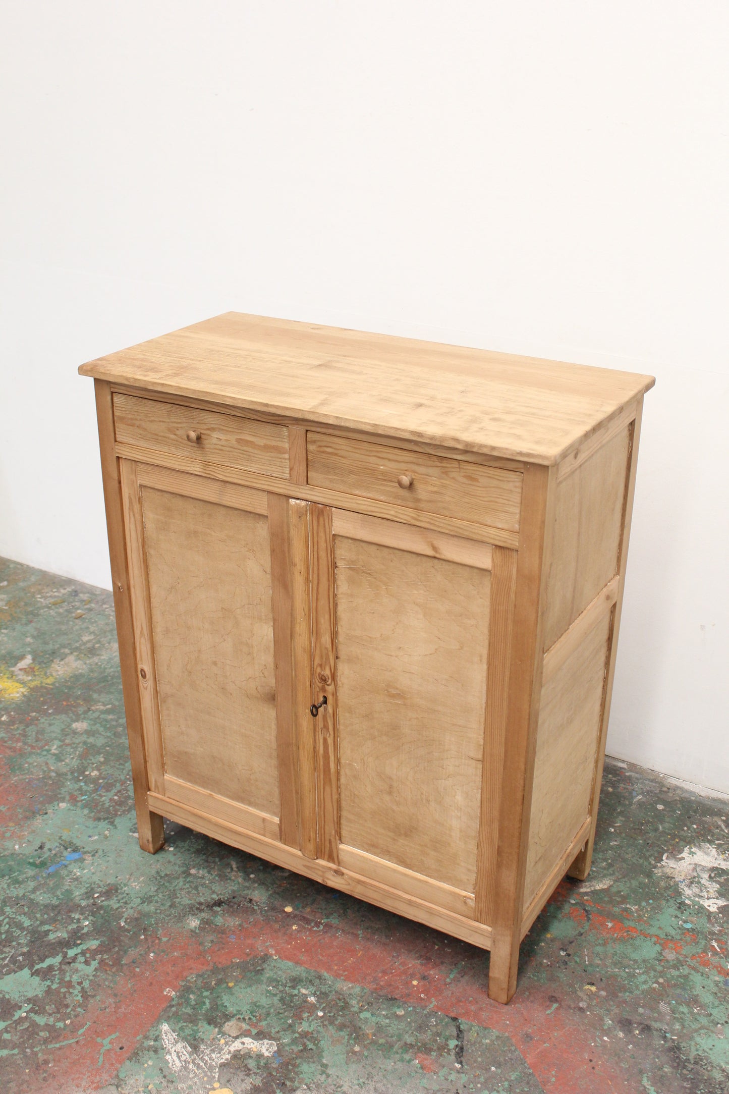 #1136 cabinet
