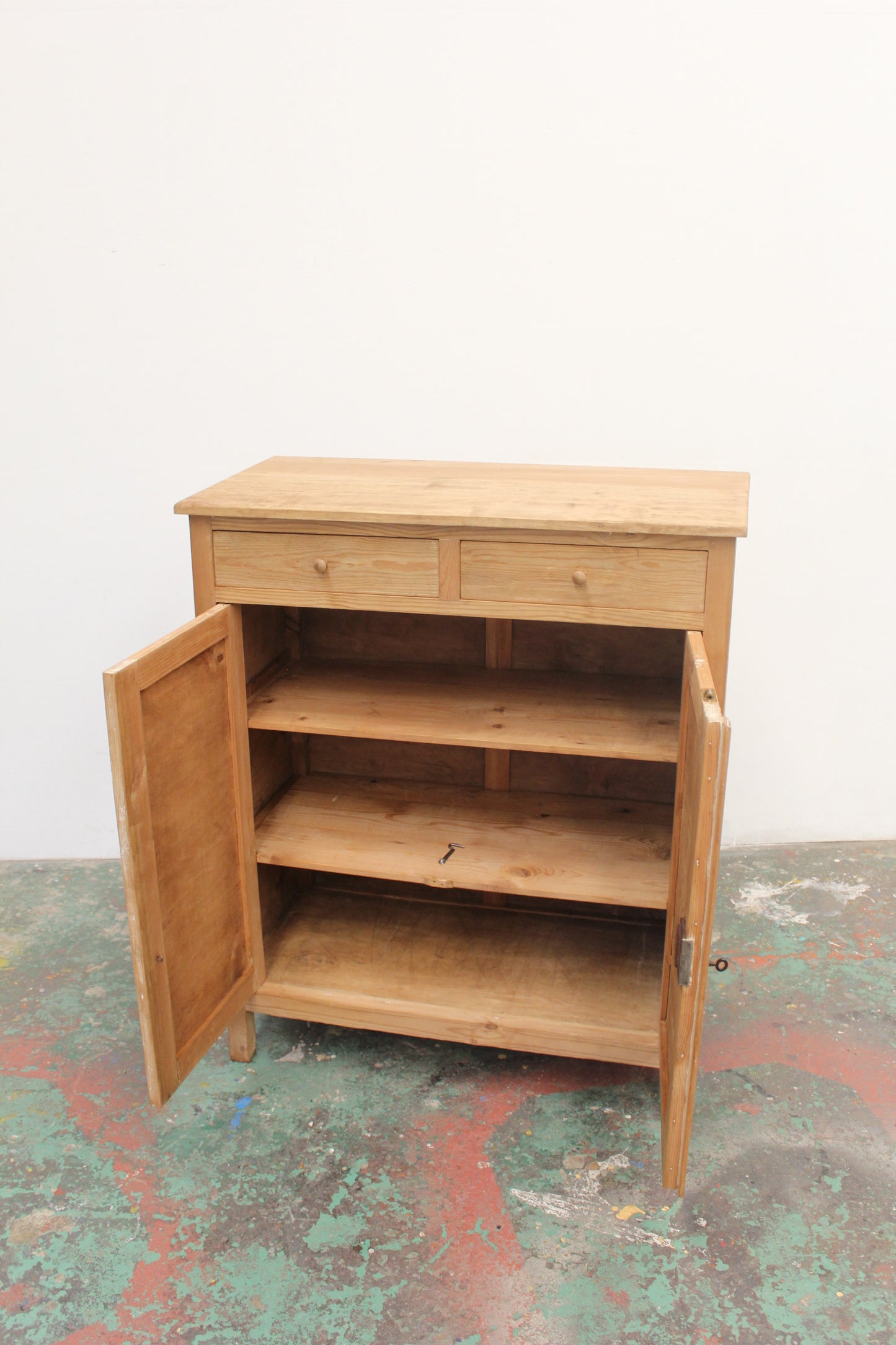#1136 cabinet