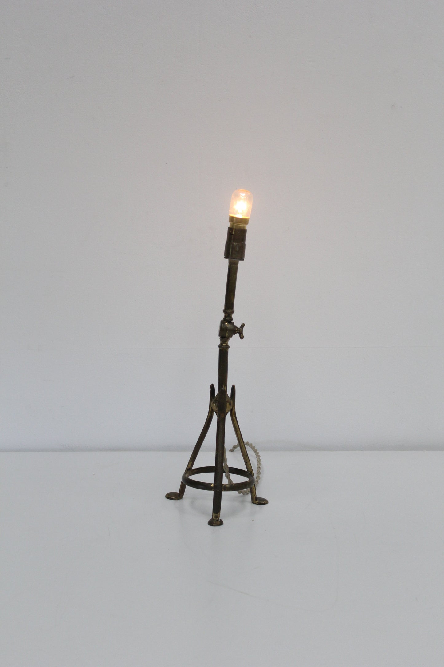 #1077 lamp