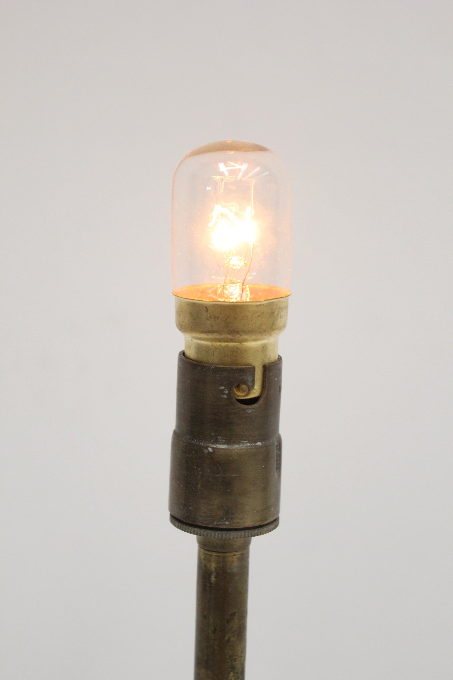 #1077 lamp