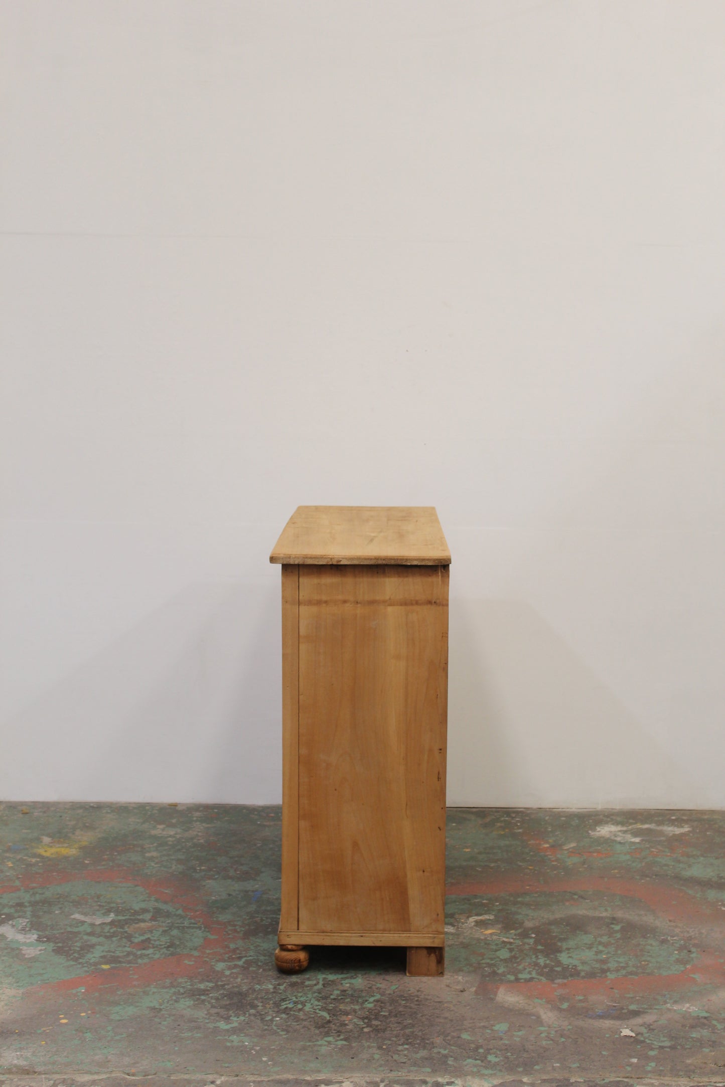 #1129 cabinet