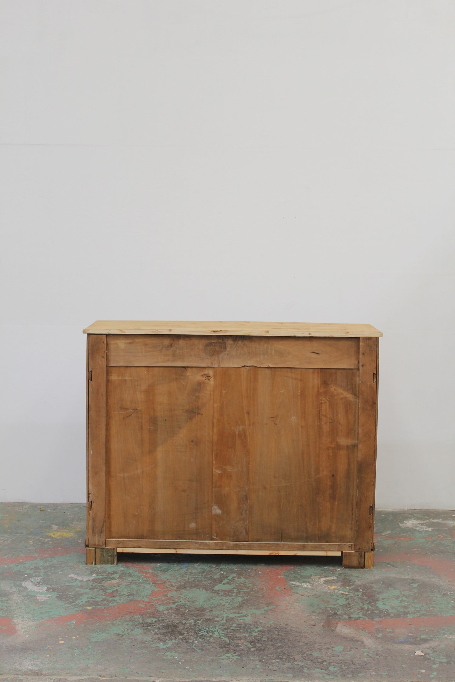 #1129 cabinet