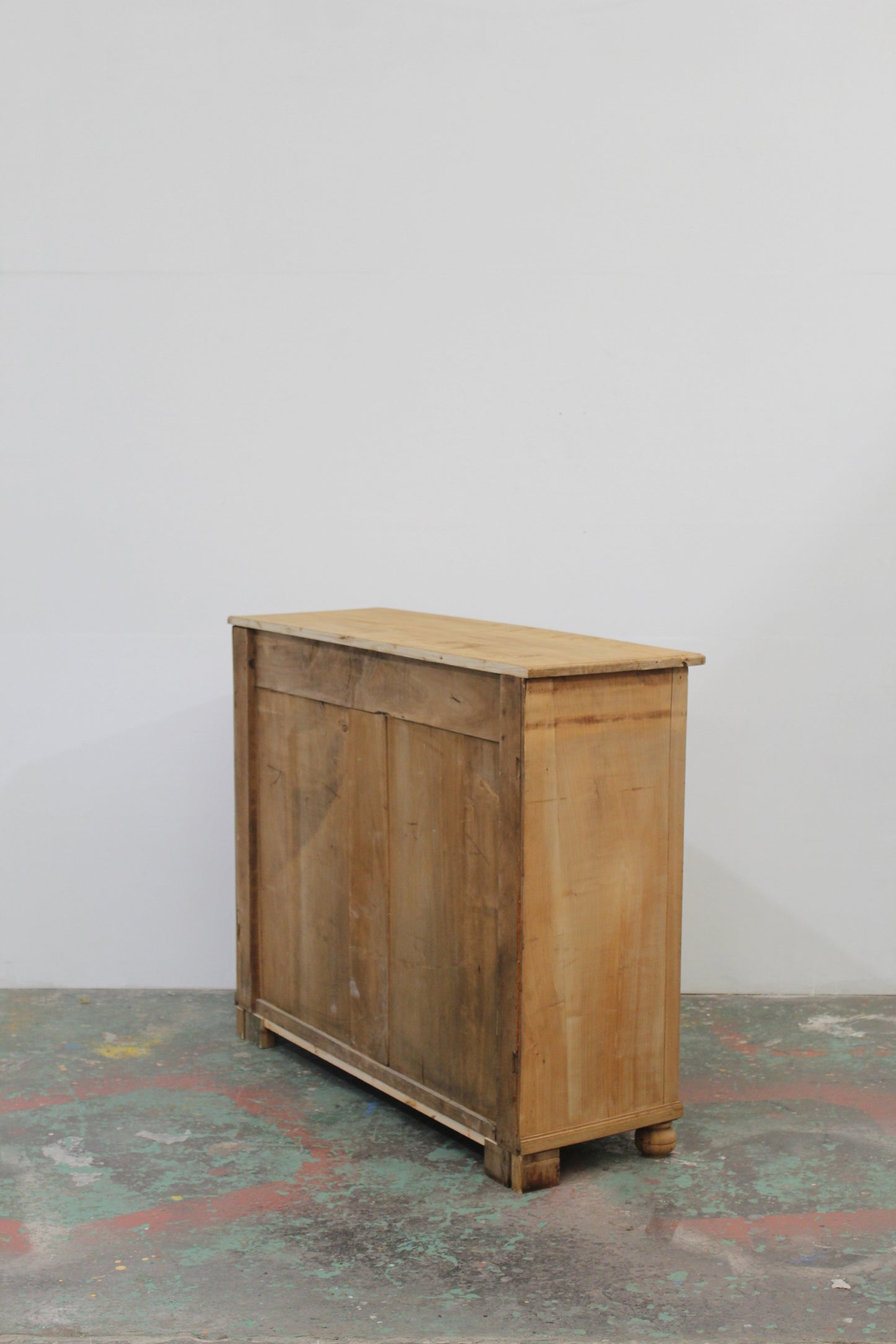 #1129 cabinet