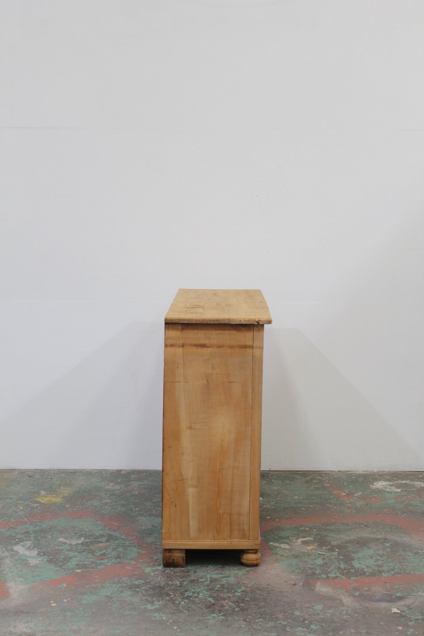 #1129 cabinet
