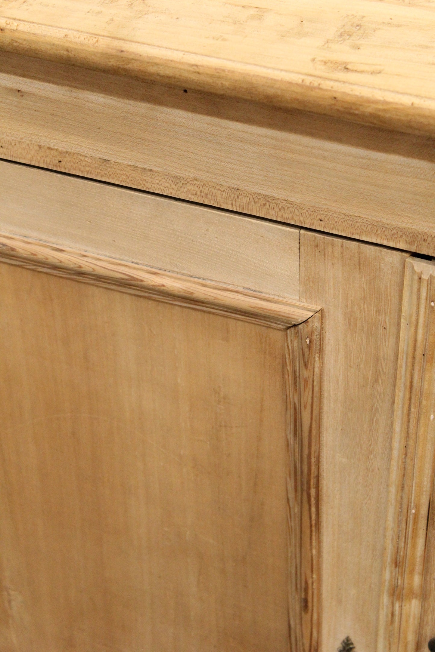 #1129 cabinet