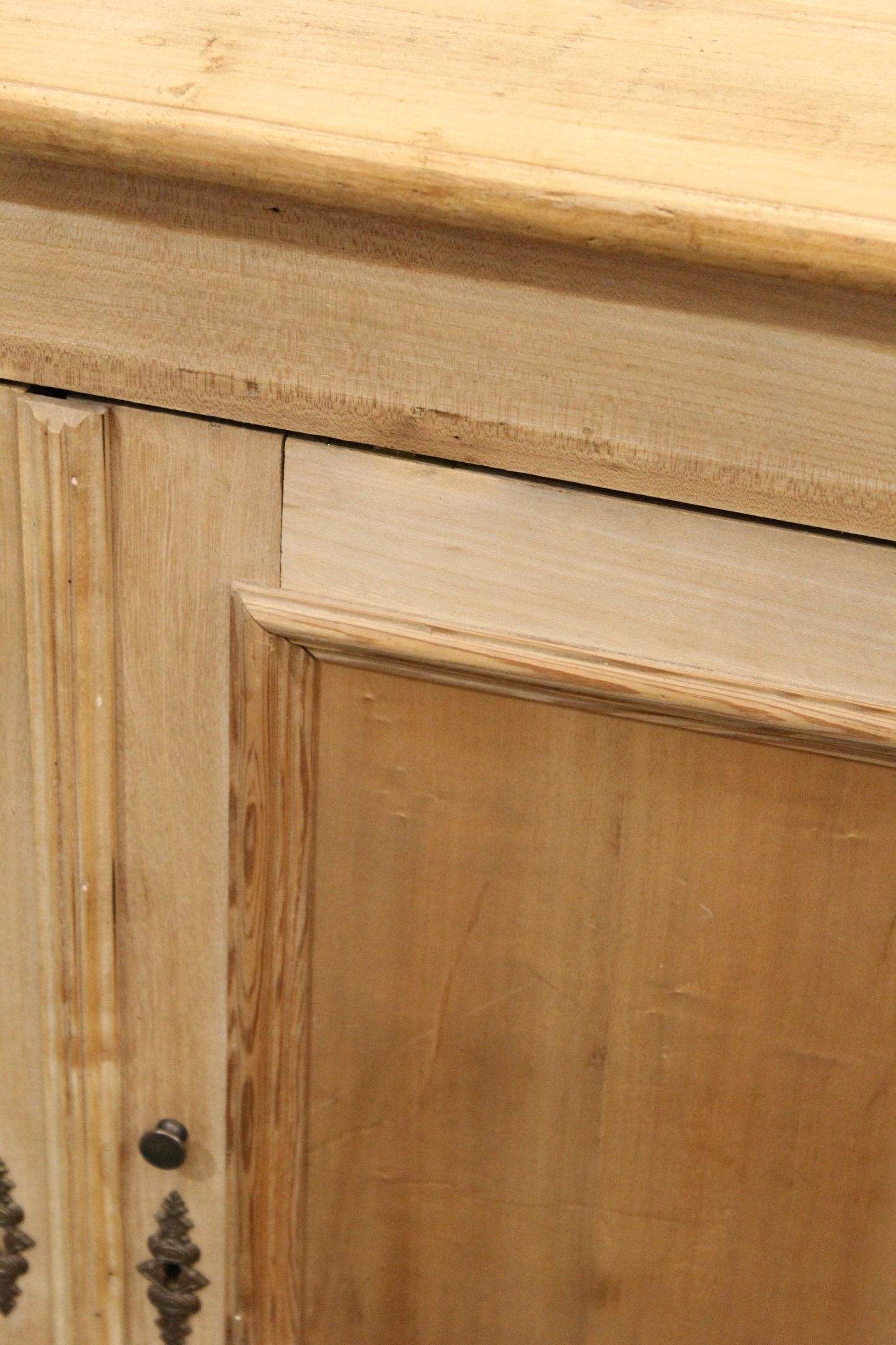 #1129 cabinet