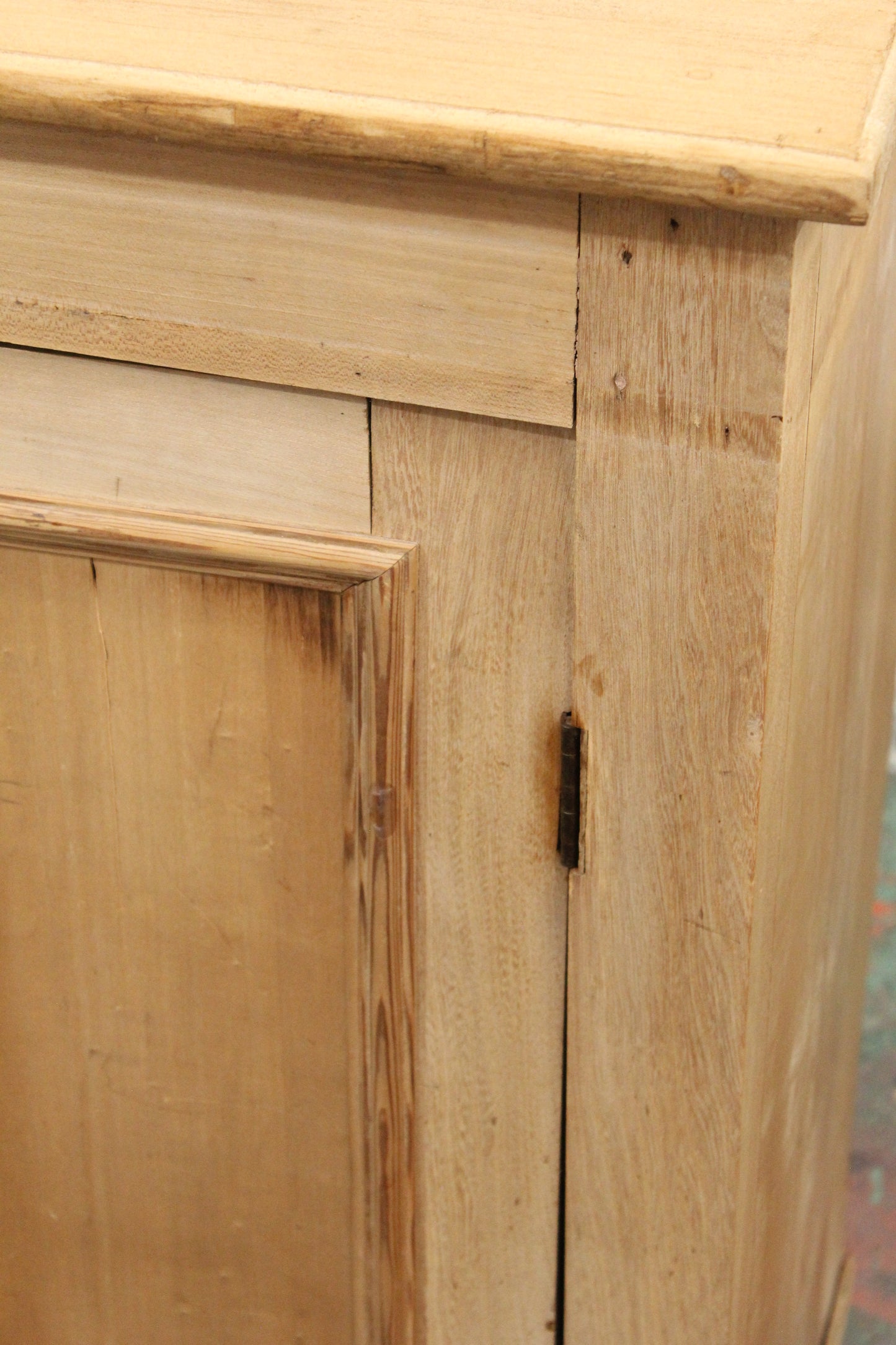 #1129 cabinet