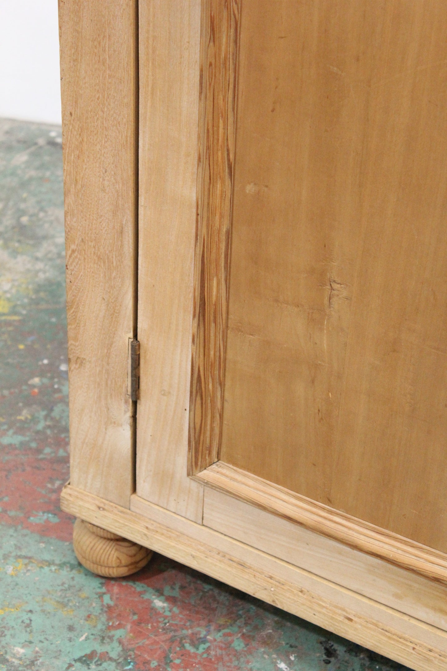 #1129 cabinet