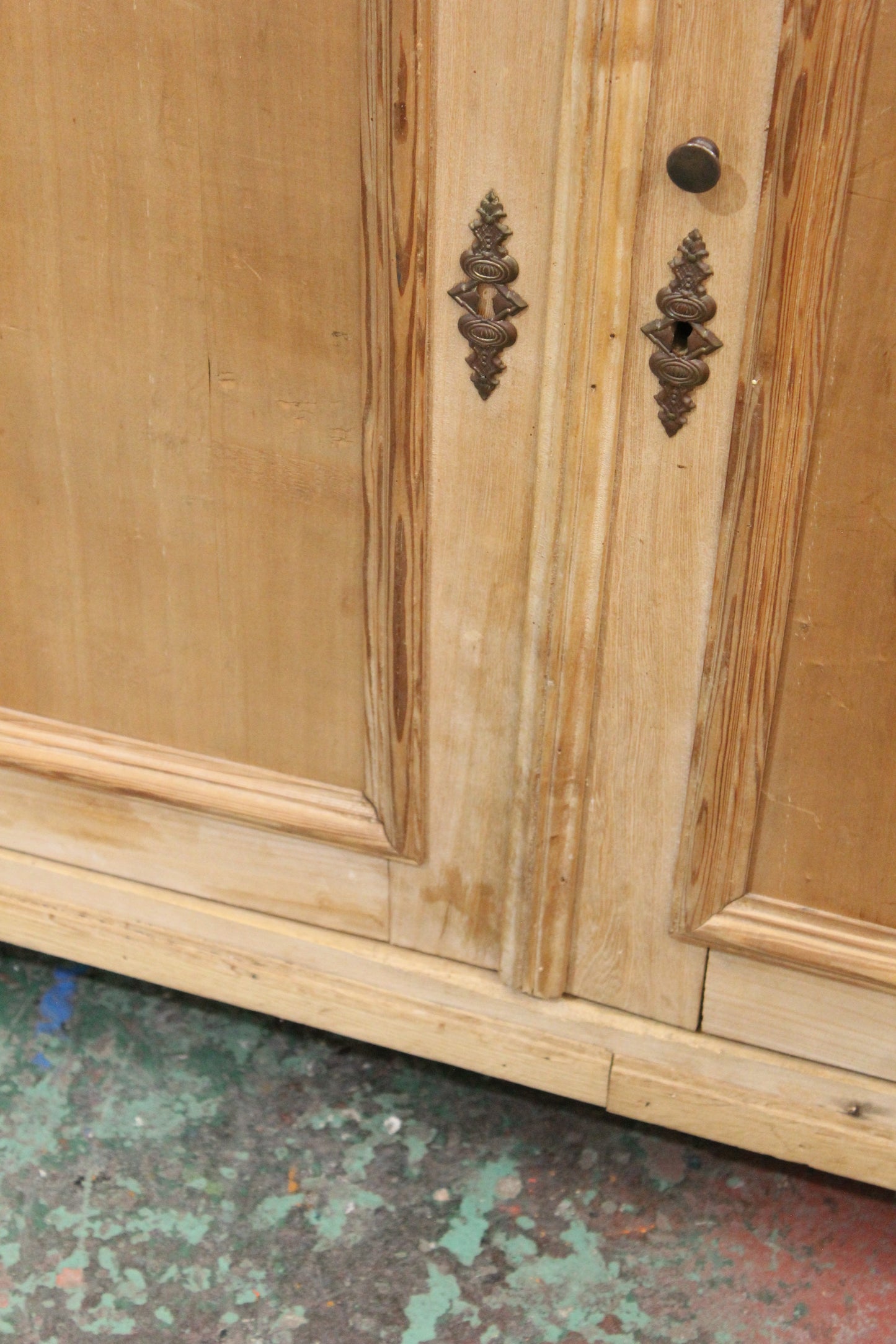 #1129 cabinet