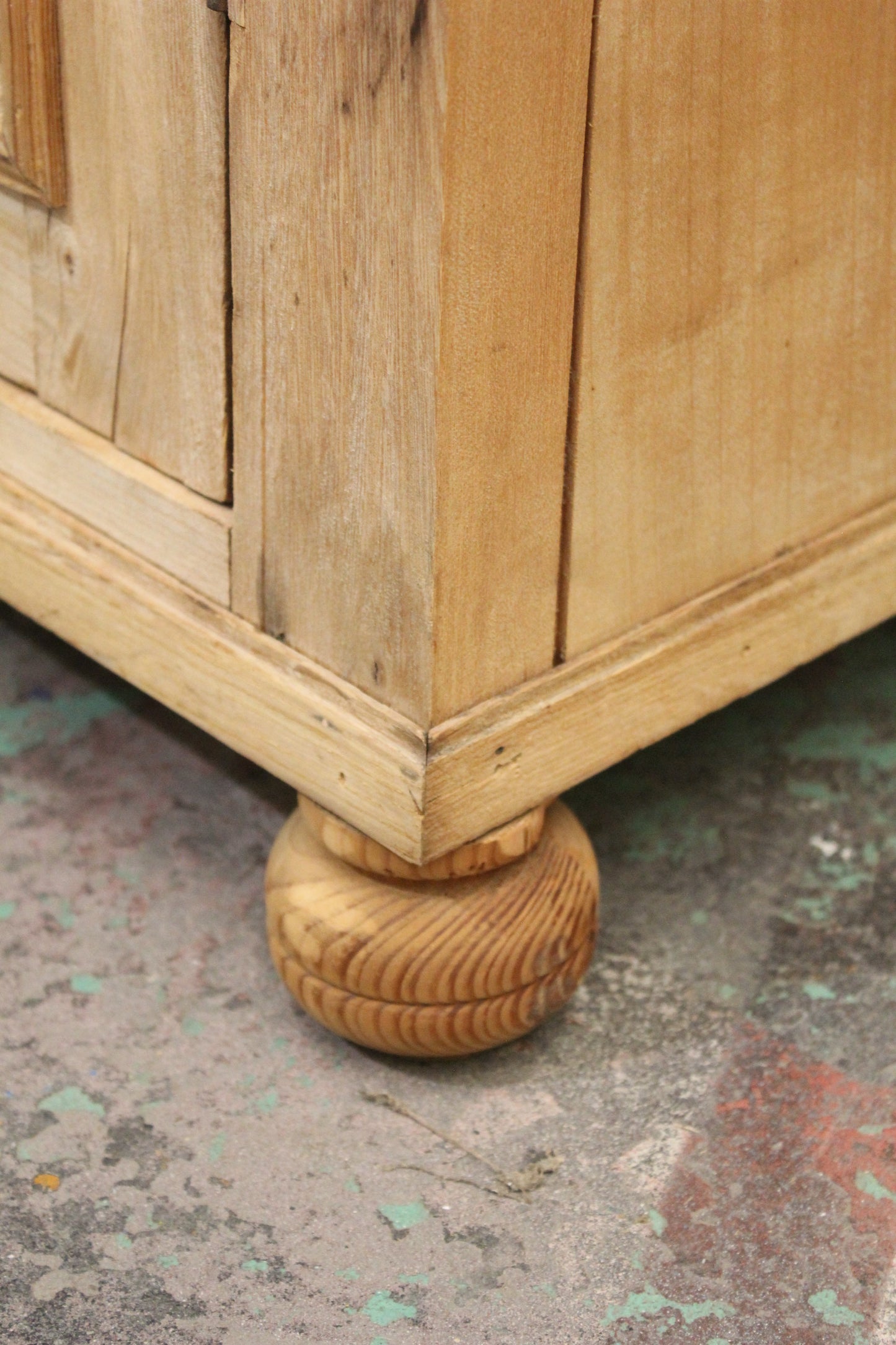 #1129 cabinet