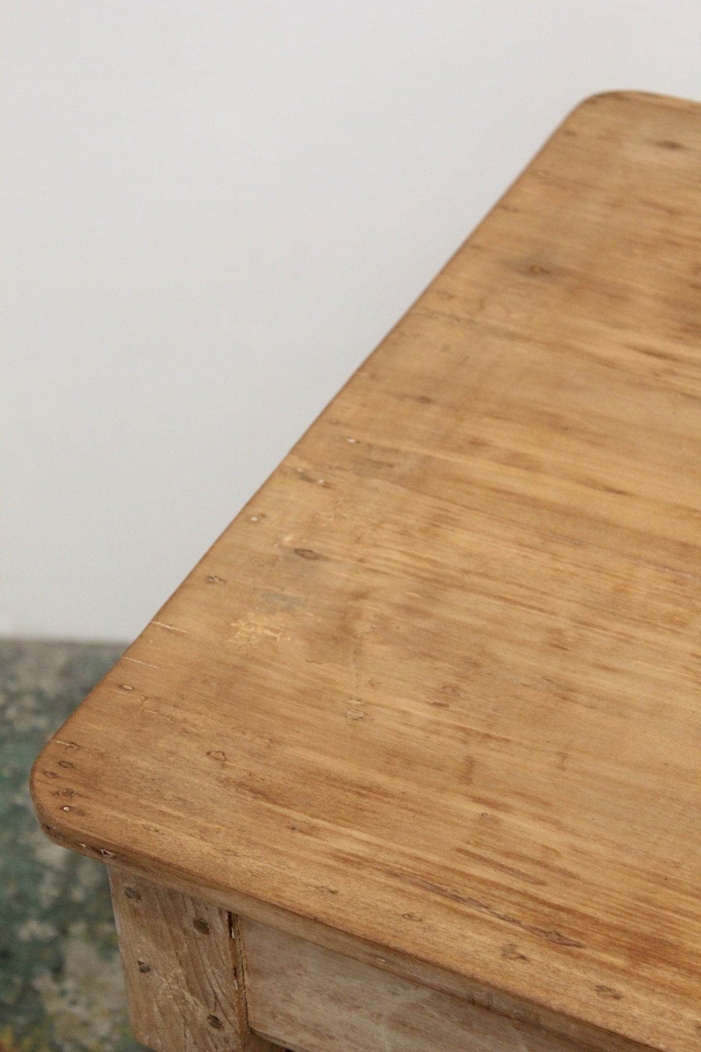 #1124 table