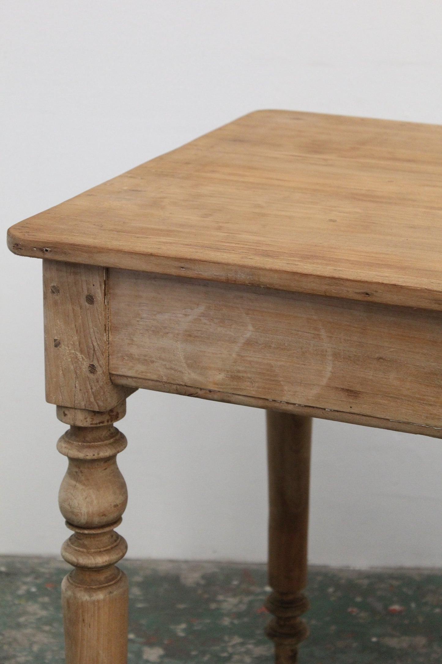 #1124 table