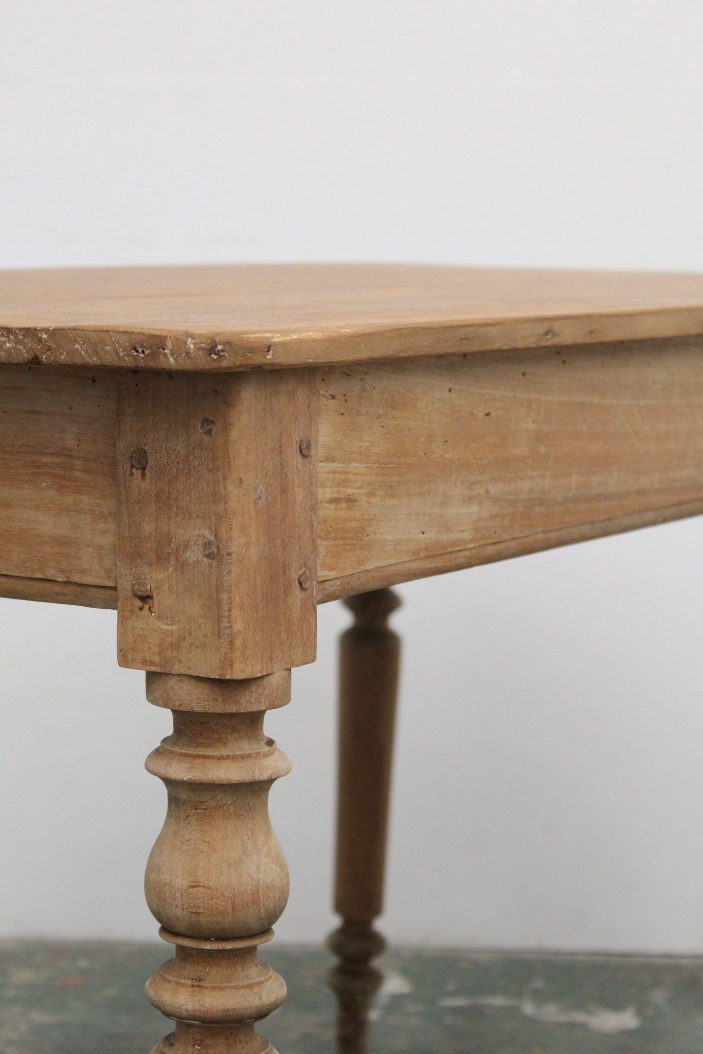 #1124 table