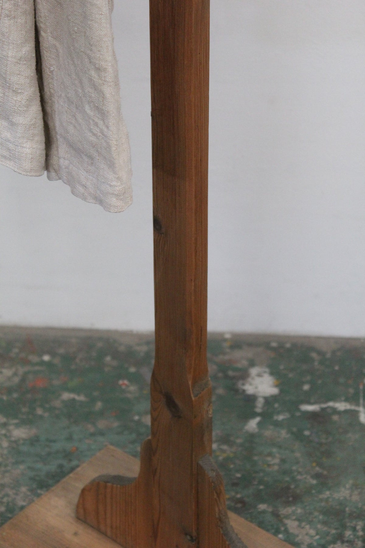 #1023 coat stand