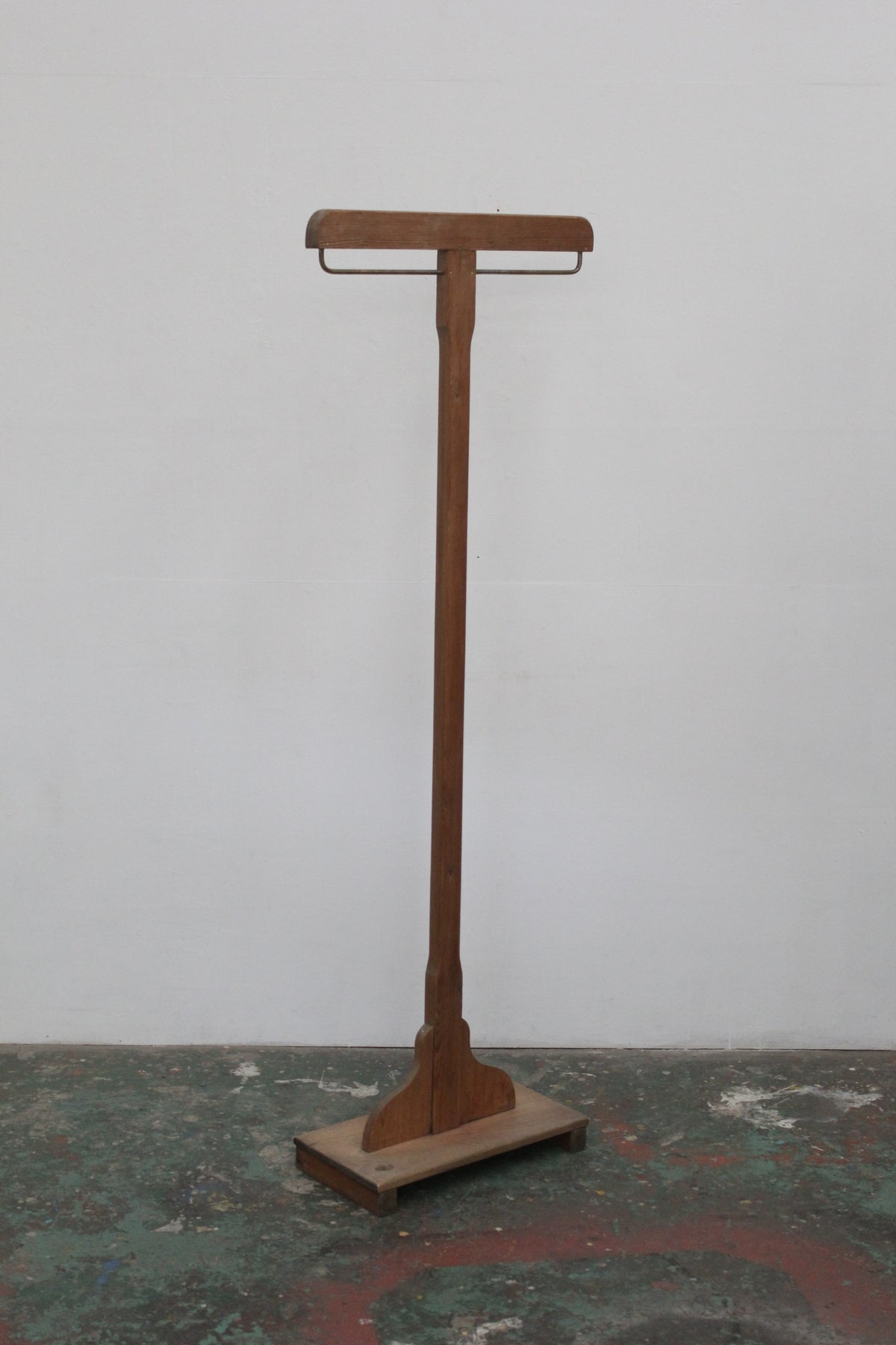 #1023 coat stand