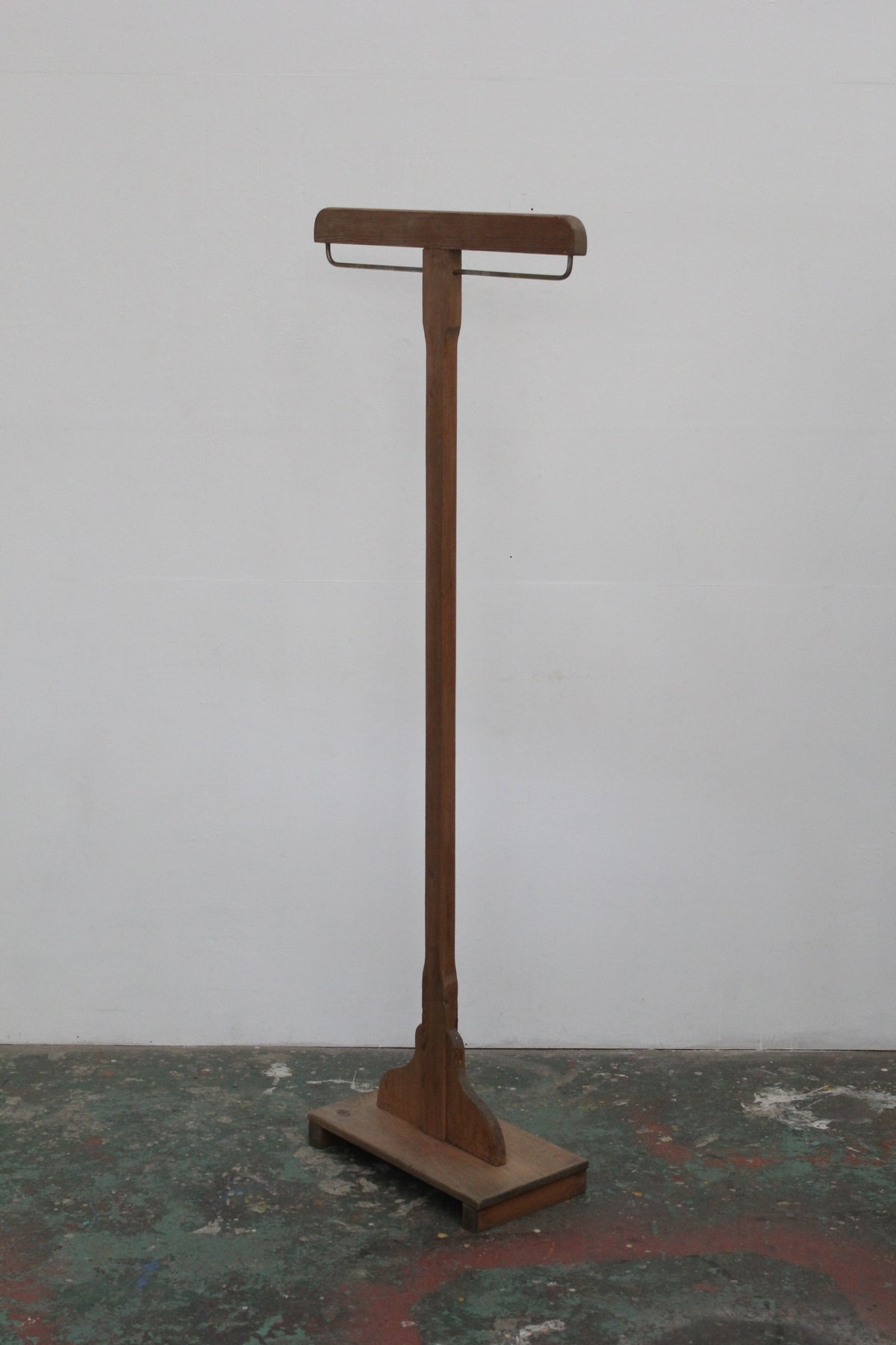 #1023 coat stand
