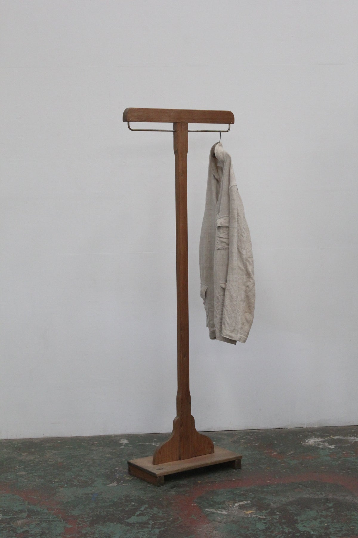 #1023 coat stand