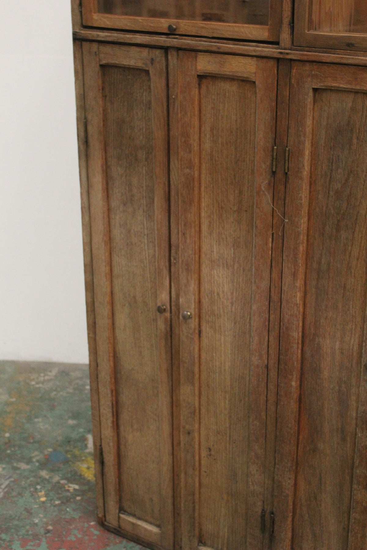 #1619 glass cabinet