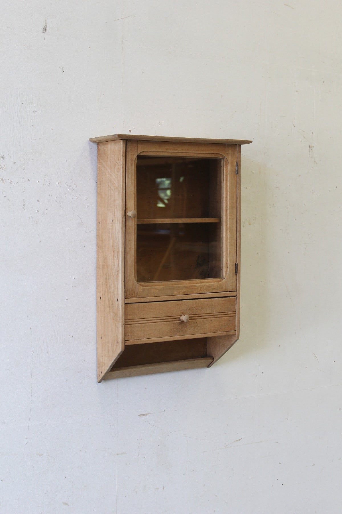 #5265 small cabinet