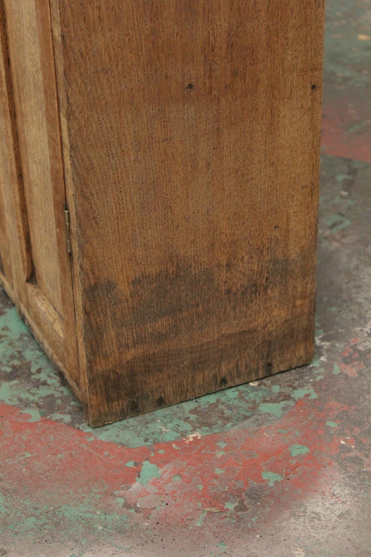 #1619 glass cabinet